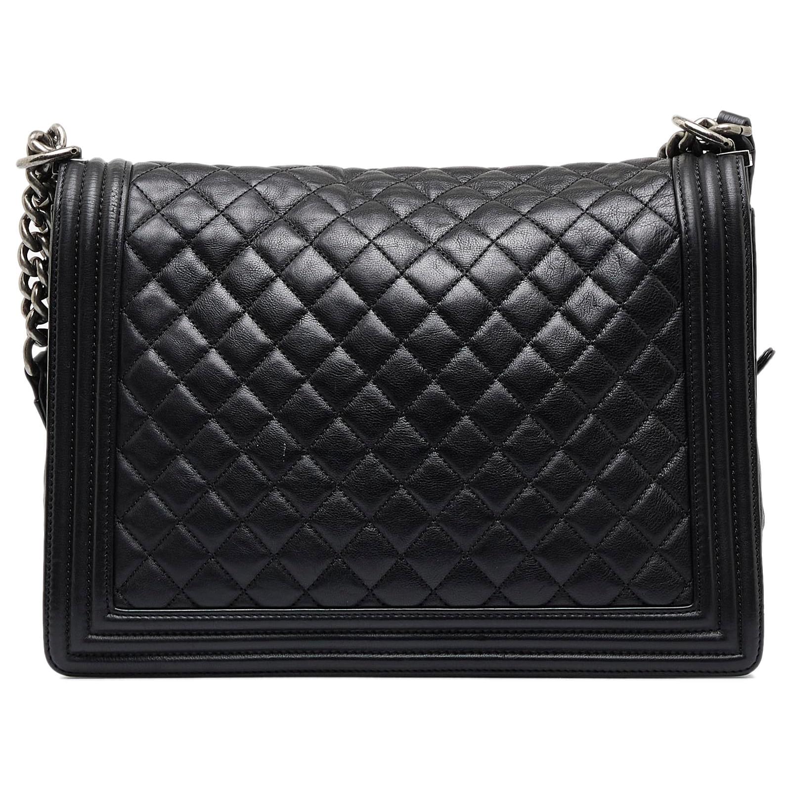 Chanel Black Large Lambskin Boy Bag Leather ref.966324 - Joli Closet
