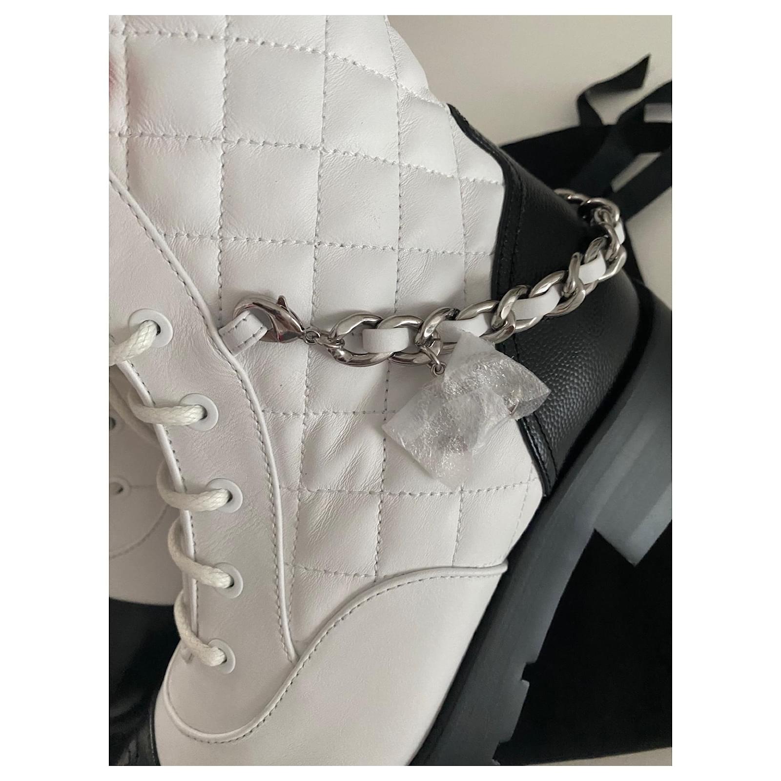 Cambon Chanel Lace-up boots White Leather ref.966700 - Joli Closet