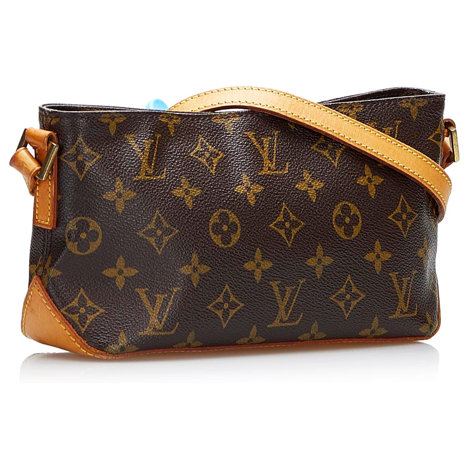 Louis Vuitton Monogram Trotteur Canvas Shoulder Bag in 2023