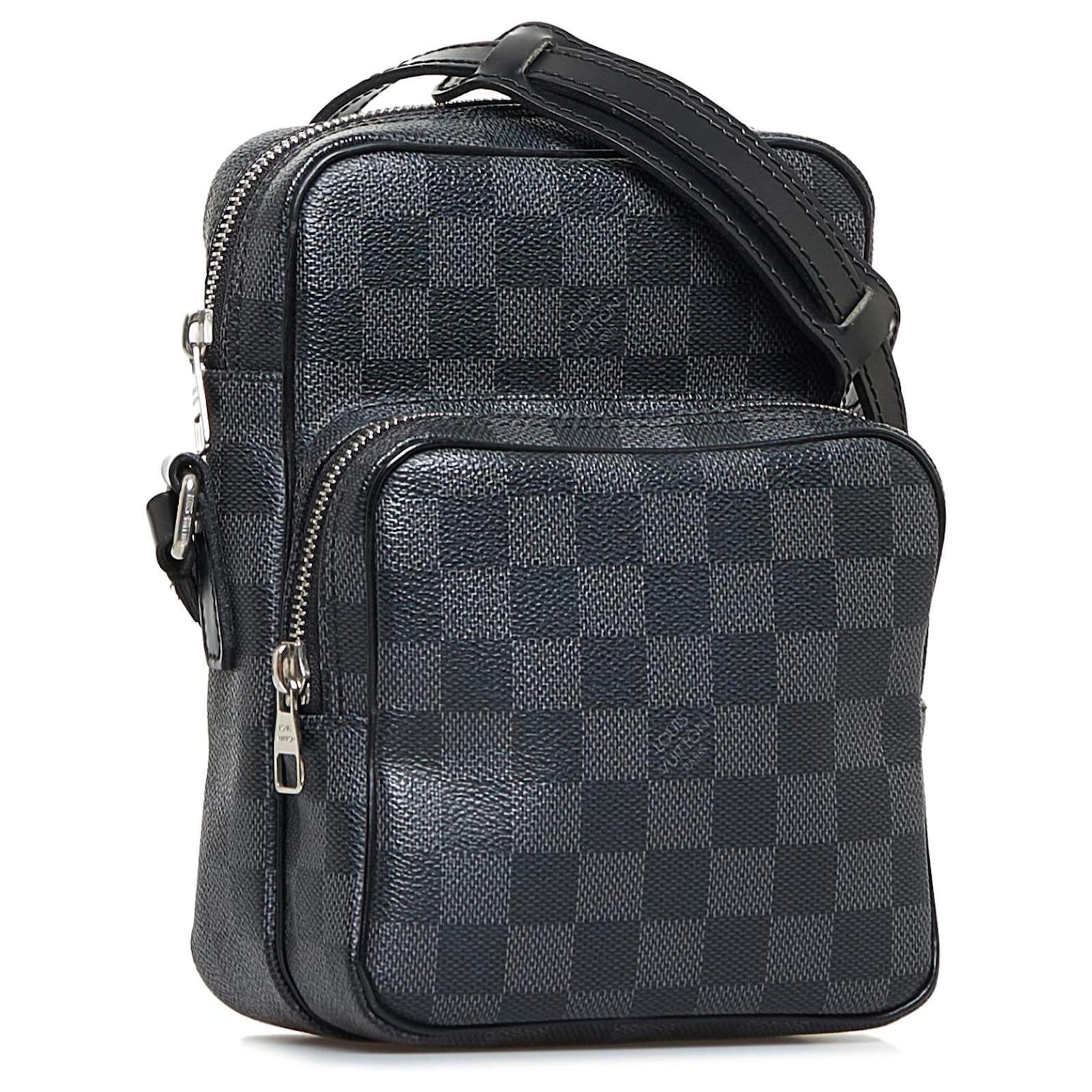Louis Vuitton Black Damier Graphite Rem Cloth ref.966955 - Joli Closet