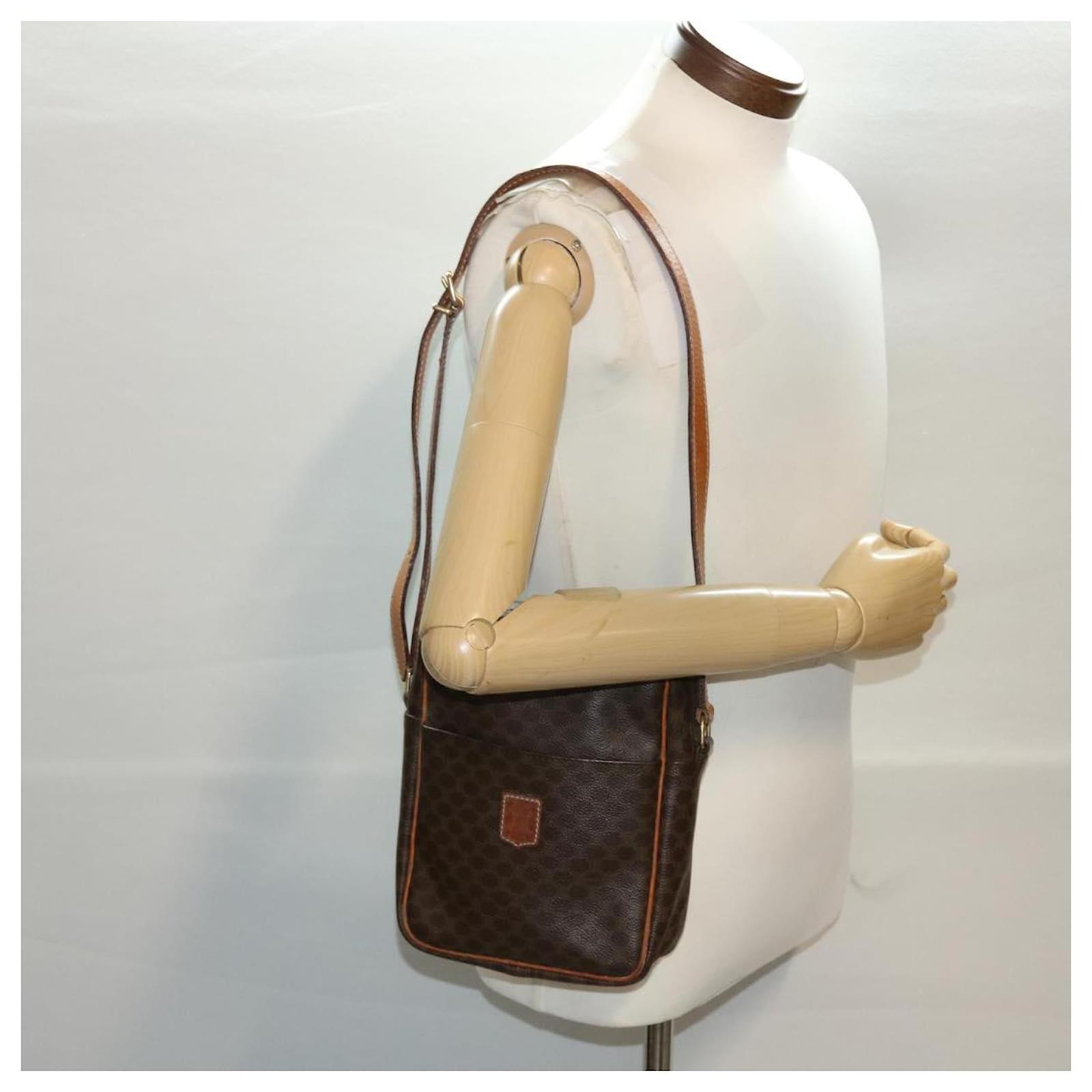 Céline CELINE Macadam Canvas Shoulder Bag PVC Leather Brown Auth tp136  ref.531095 - Joli Closet