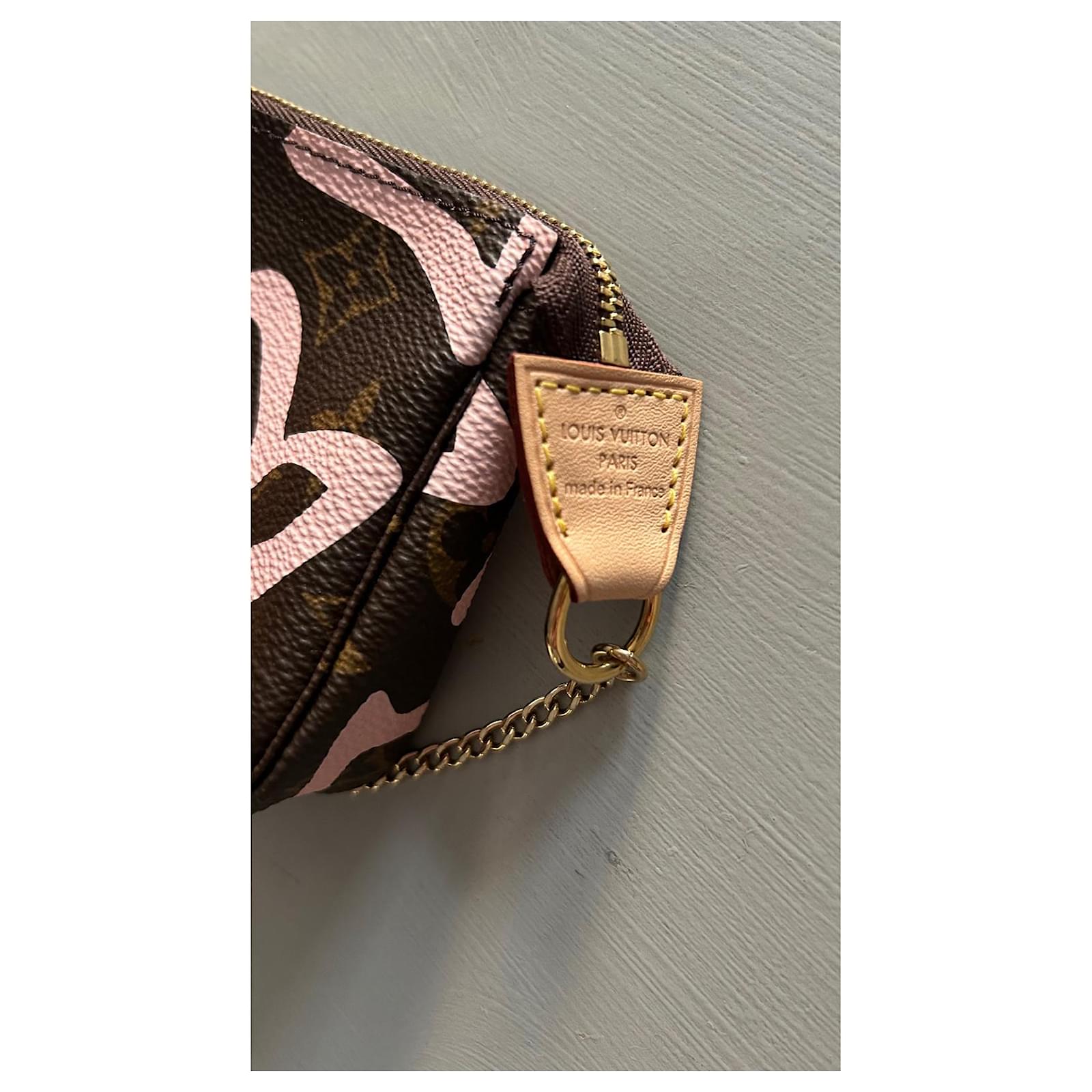 Organizer Louis Vuitton Mini pochette accessoires Limited Edition Summer  2017 Capri Pink Leather ref.969273 - Joli Closet