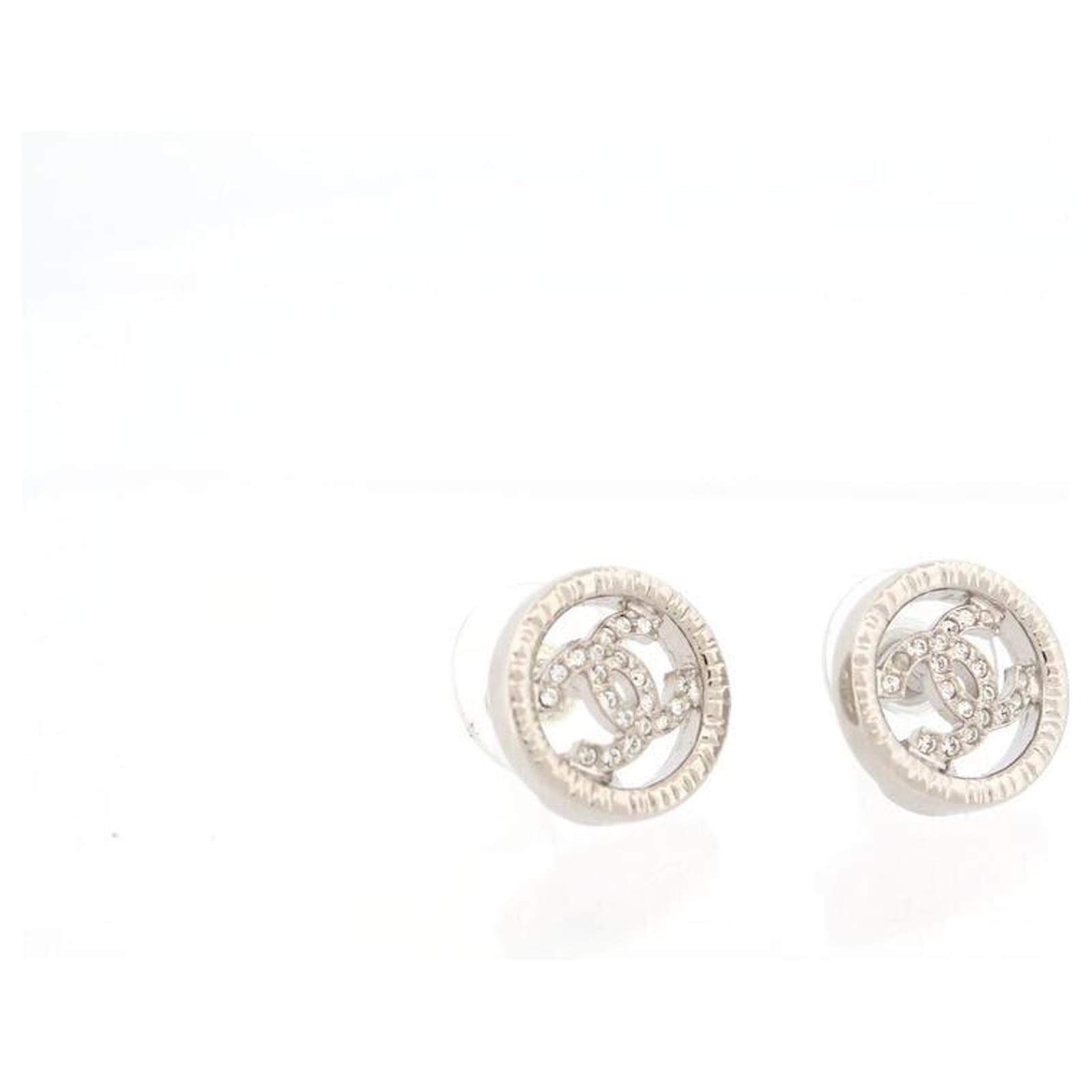 CHANEL 26S DOUBLE C LOGO PAVE CRYSTAL HEART DROP EARRINGS IN GOLD METAL 633109