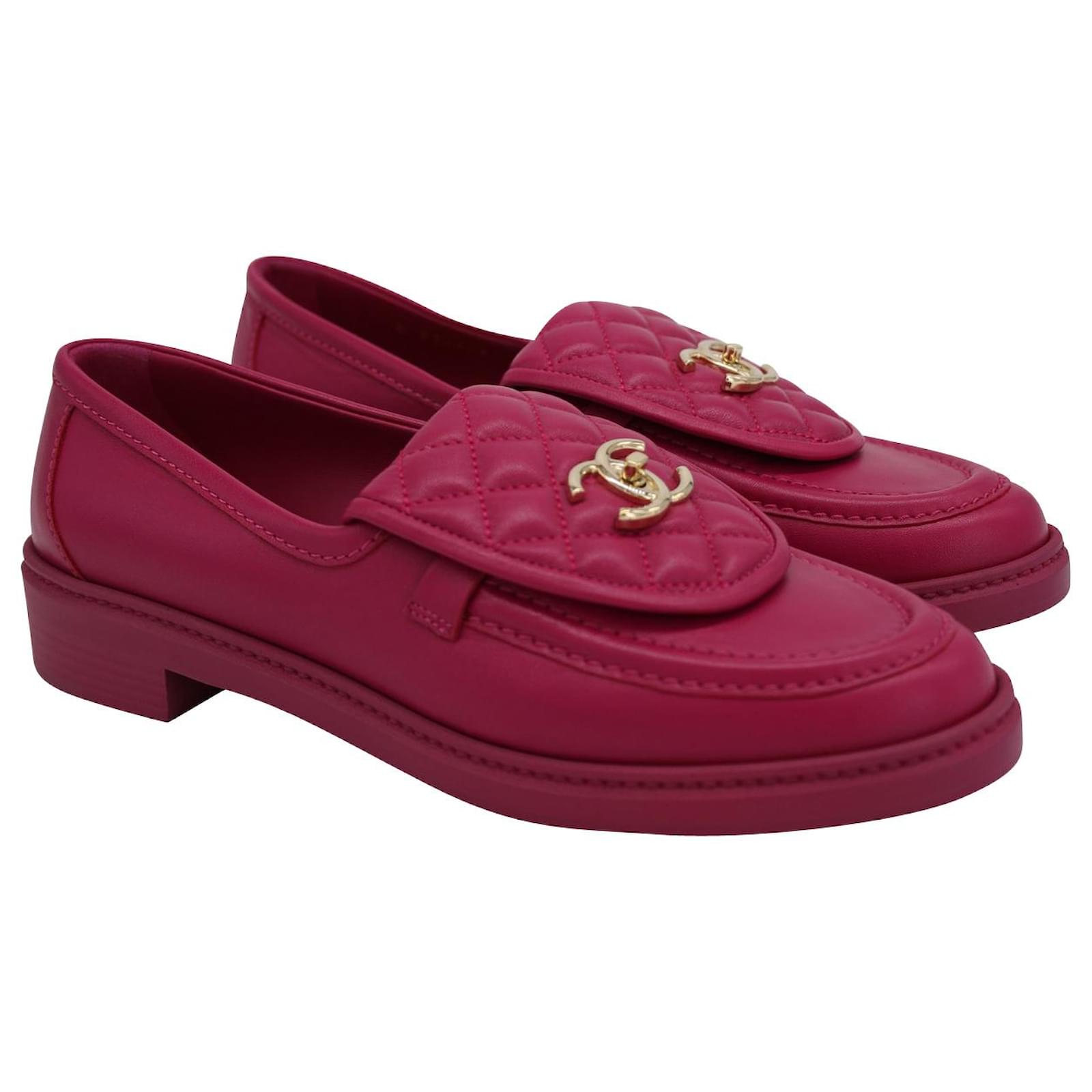 Flats Chanel Chanel Quilted CC Turnlock Loafers in Fuchsia Pink Lambskin Leather