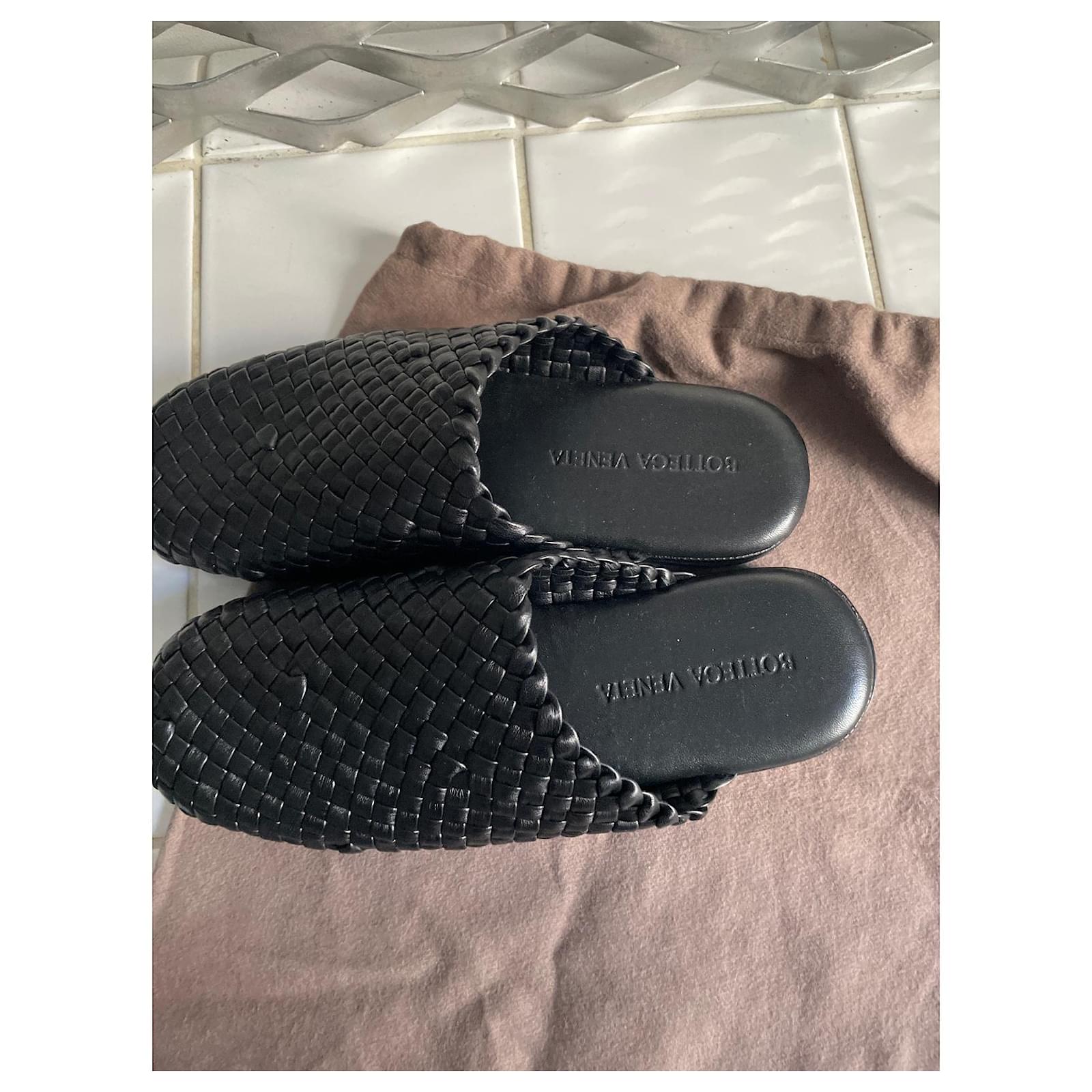 Bottega Veneta Men's slippers Black Leather ref.1000206