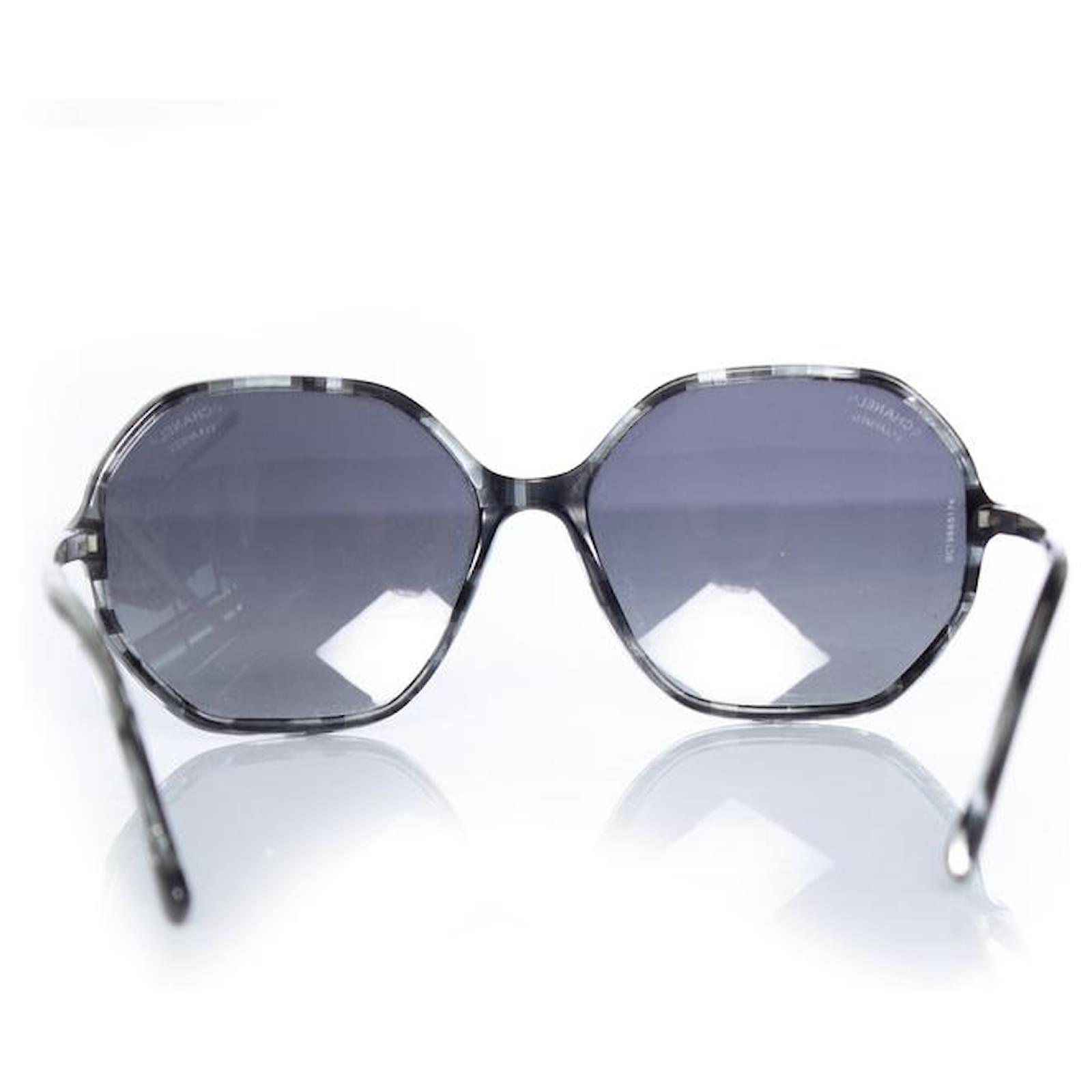 Chanel, Hexagon sunglasses Grey ref.1003756 - Joli Closet