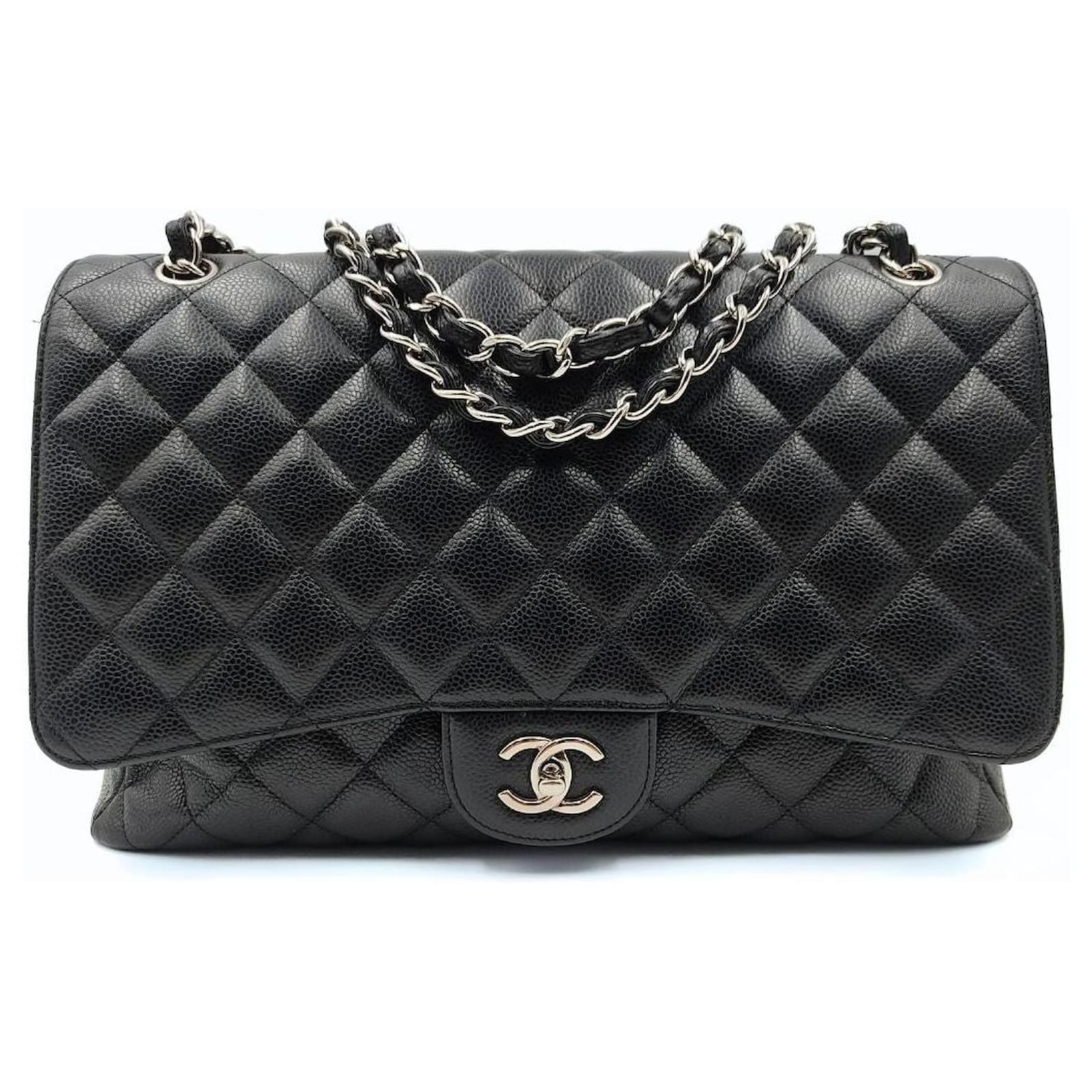 Chanel Chanel Jumbo single flap bag in black Caviar leather with silver