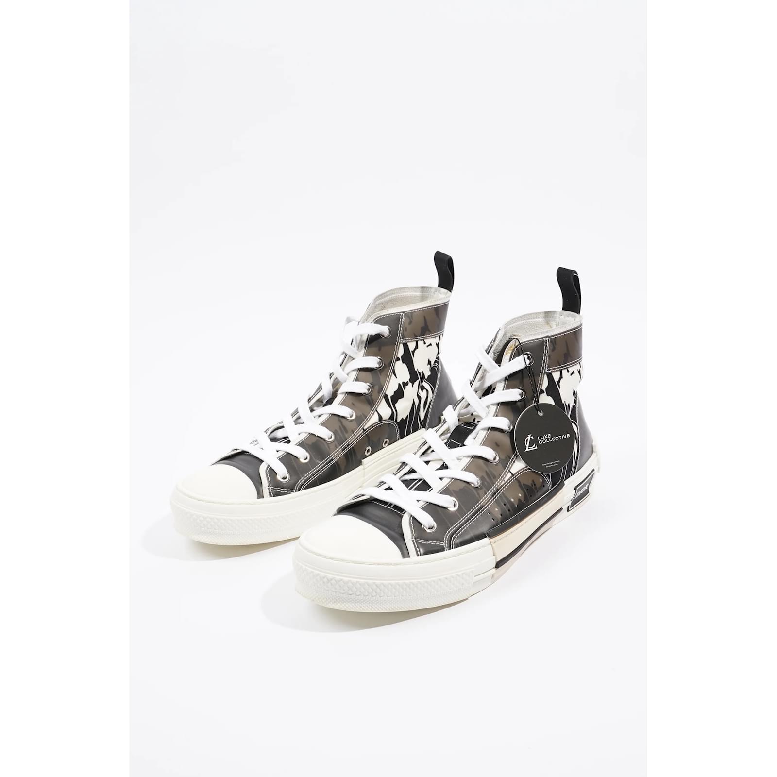 dior b23 high top on feet