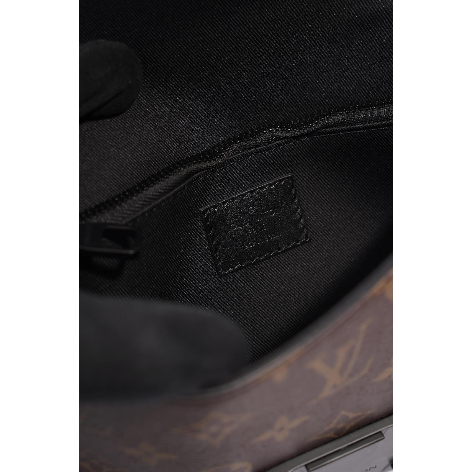 Louis Vuitton Bolso bandolera con cierre S para hombre Lona con monograma  Castaño Cuero ref.1005610 - Joli Closet