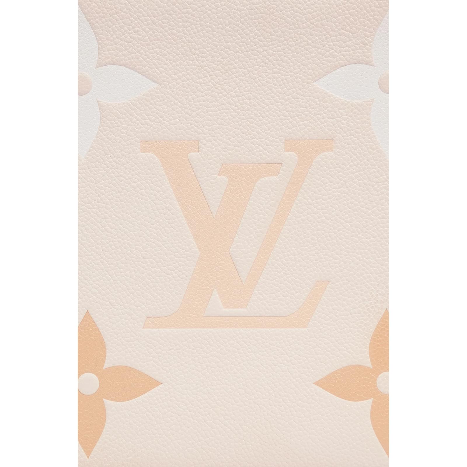 Louis Vuitton By The Pool Toiletry Pouch Beige 26 Leather ref.1005836 -  Joli Closet