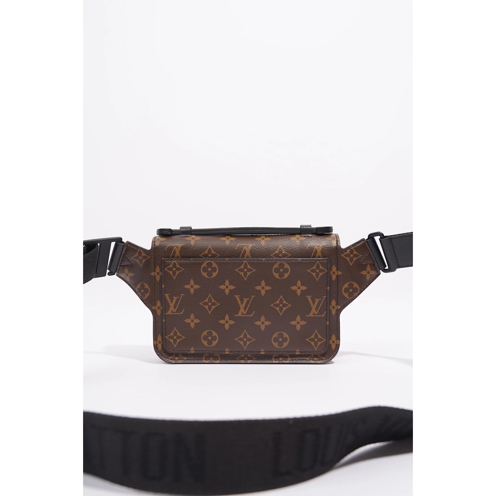 Louis Vuitton Mens S Lock Sling Bag Monogram Canvas Brown Leather  ref.1005956 - Joli Closet