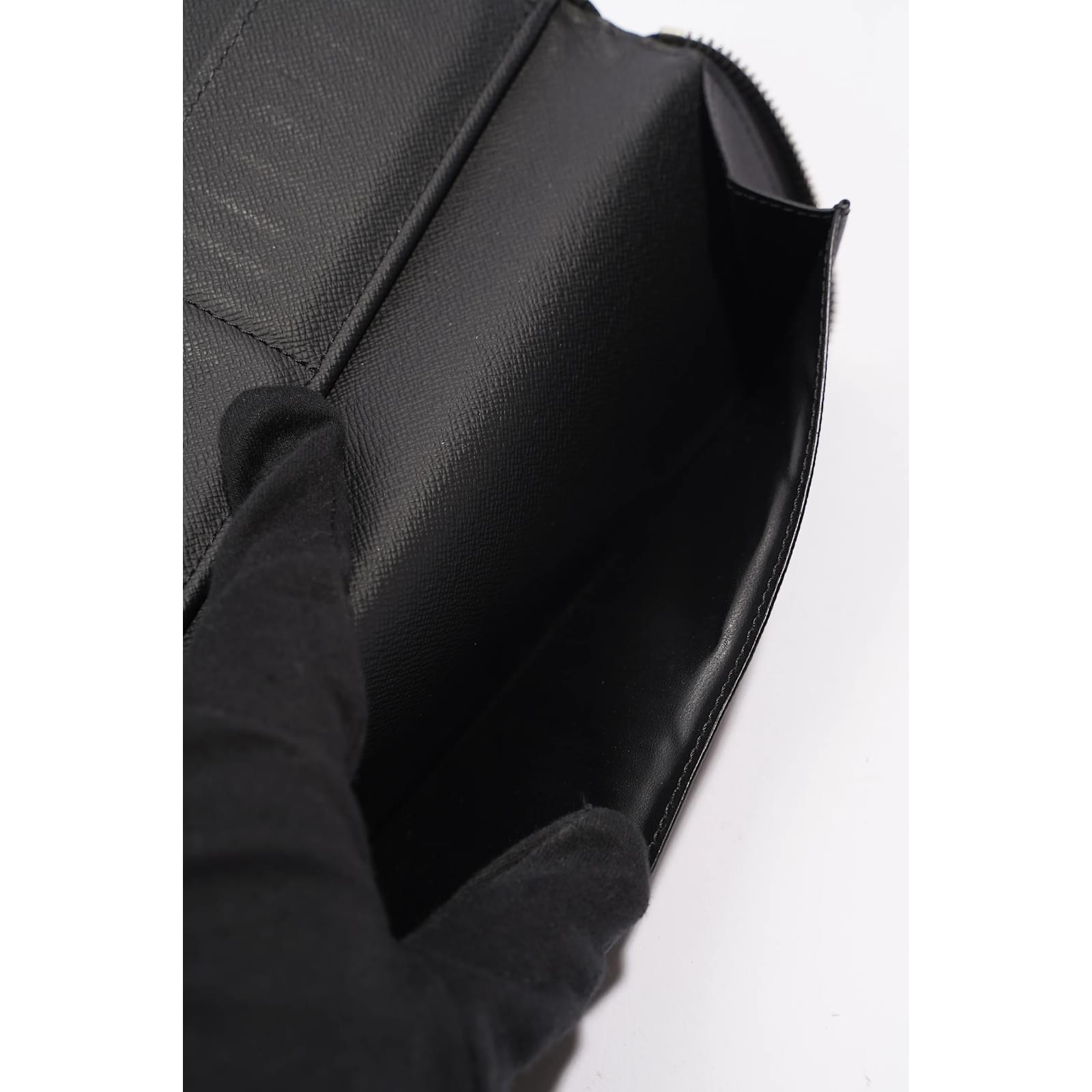 Louis Vuitton Damier Graphite Vertical Zippy in black coated/waterproof  canvas Cloth ref.424954 - Joli Closet