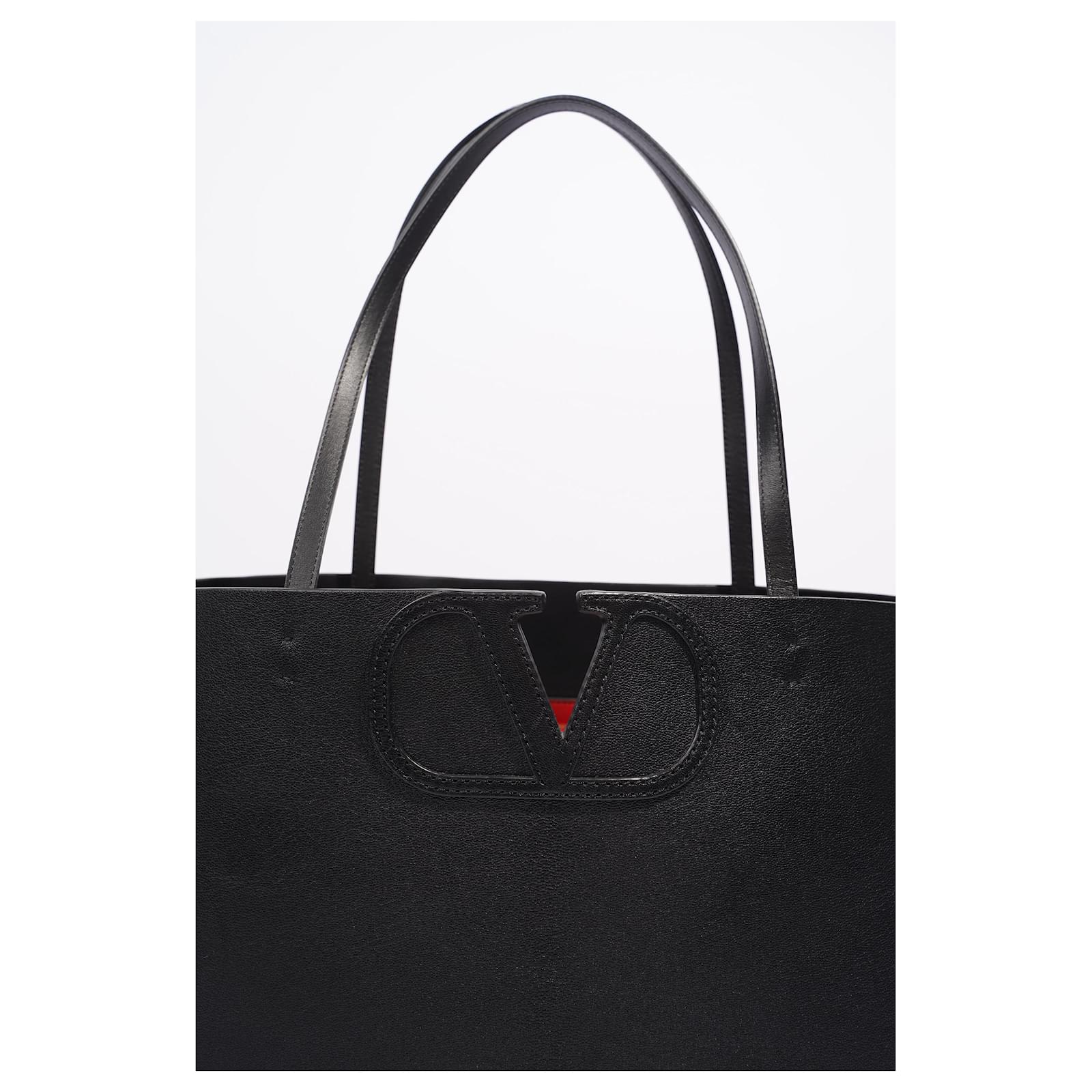 Valentino V Logo Tote Black Leather Large ref.1006002 - Joli Closet