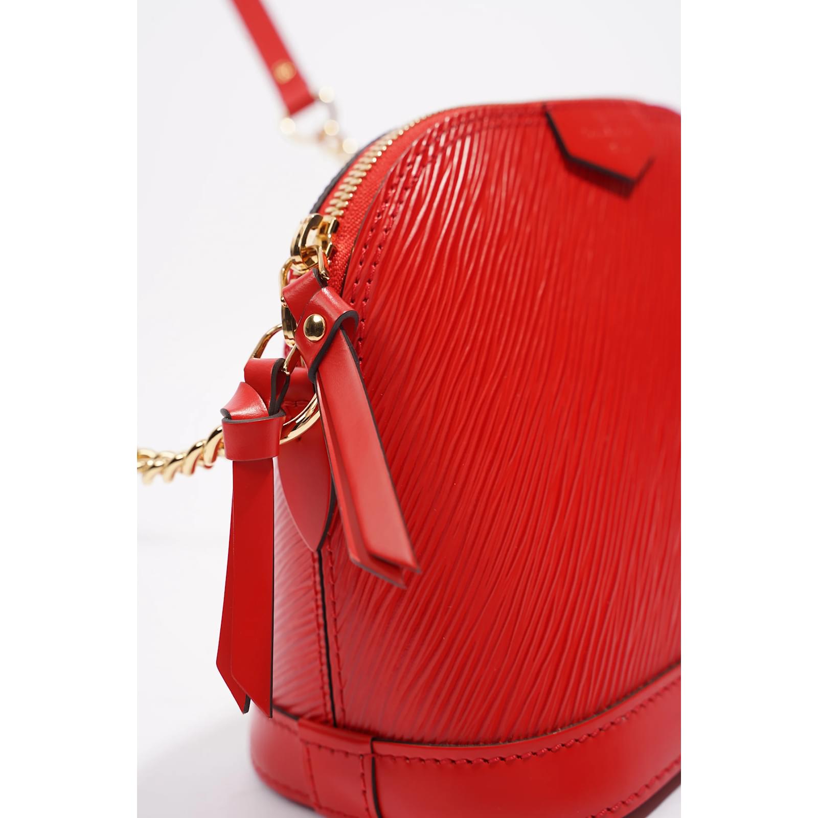 Louis Vuitton Alma Mini Bag Red Epi Leather ref.1006104 - Joli Closet