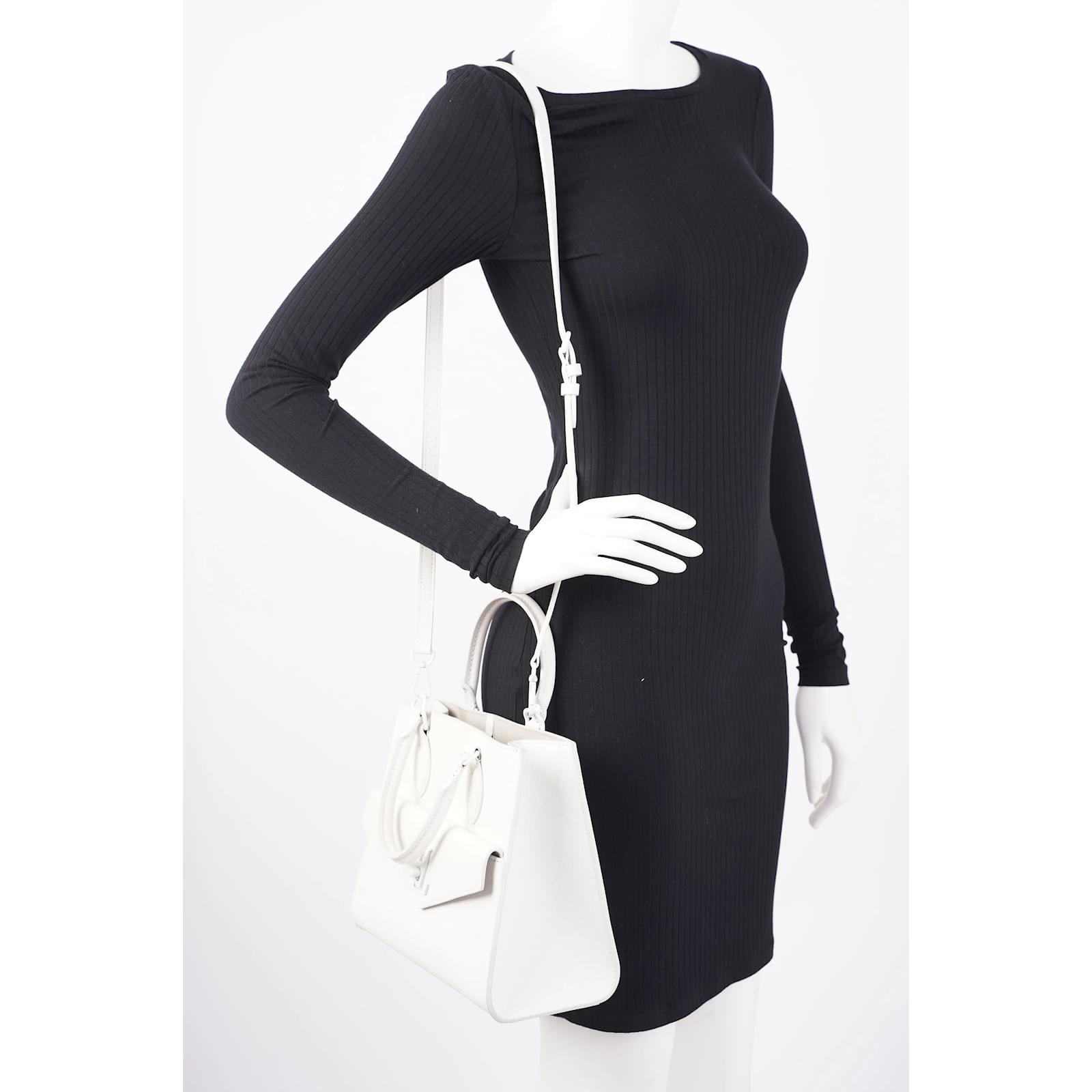 Louis Vuitton Womens Lockme Bag White Leather ref.1006178 - Joli