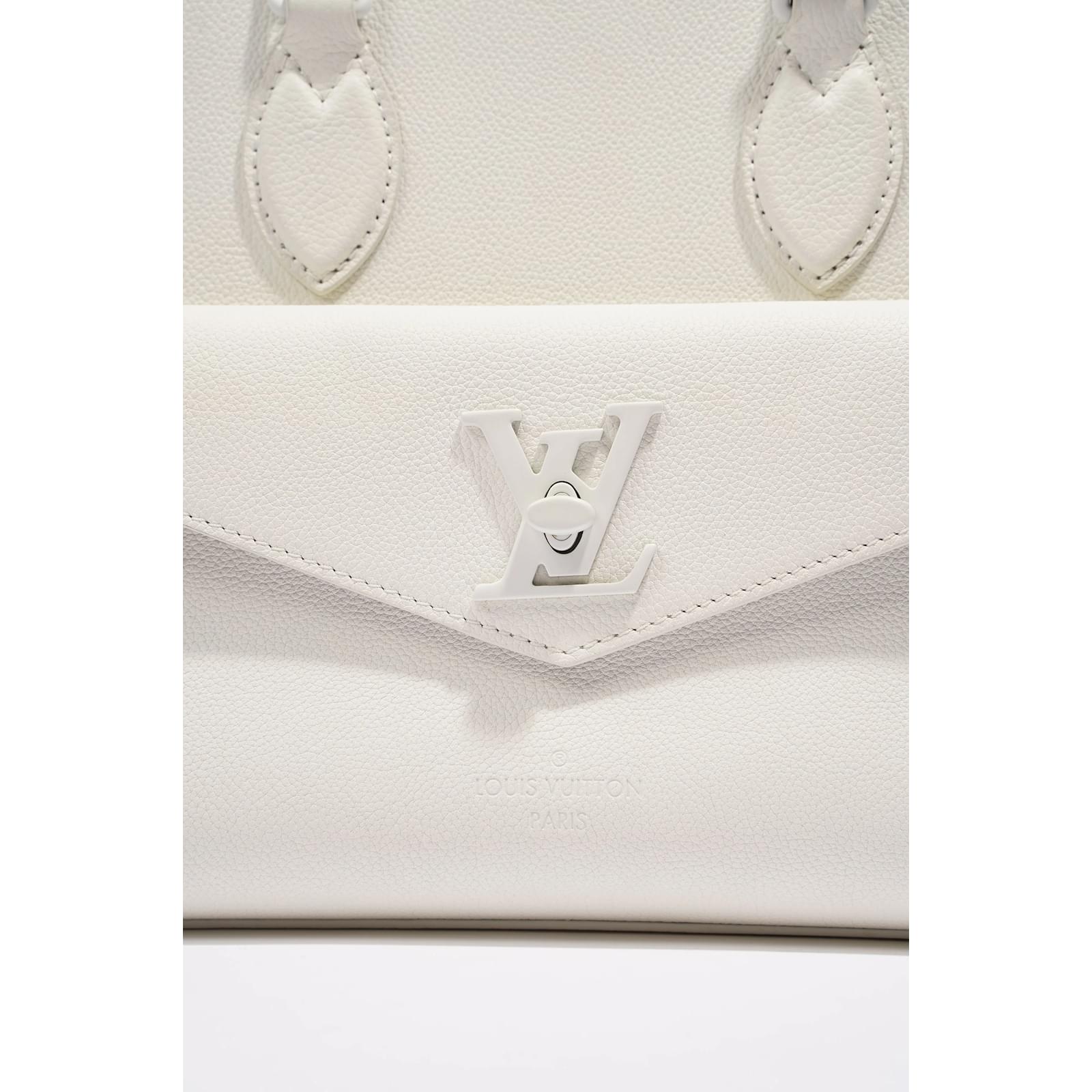 Louis Vuitton Womens Lockme Bag White Leather ref.1006178 - Joli Closet