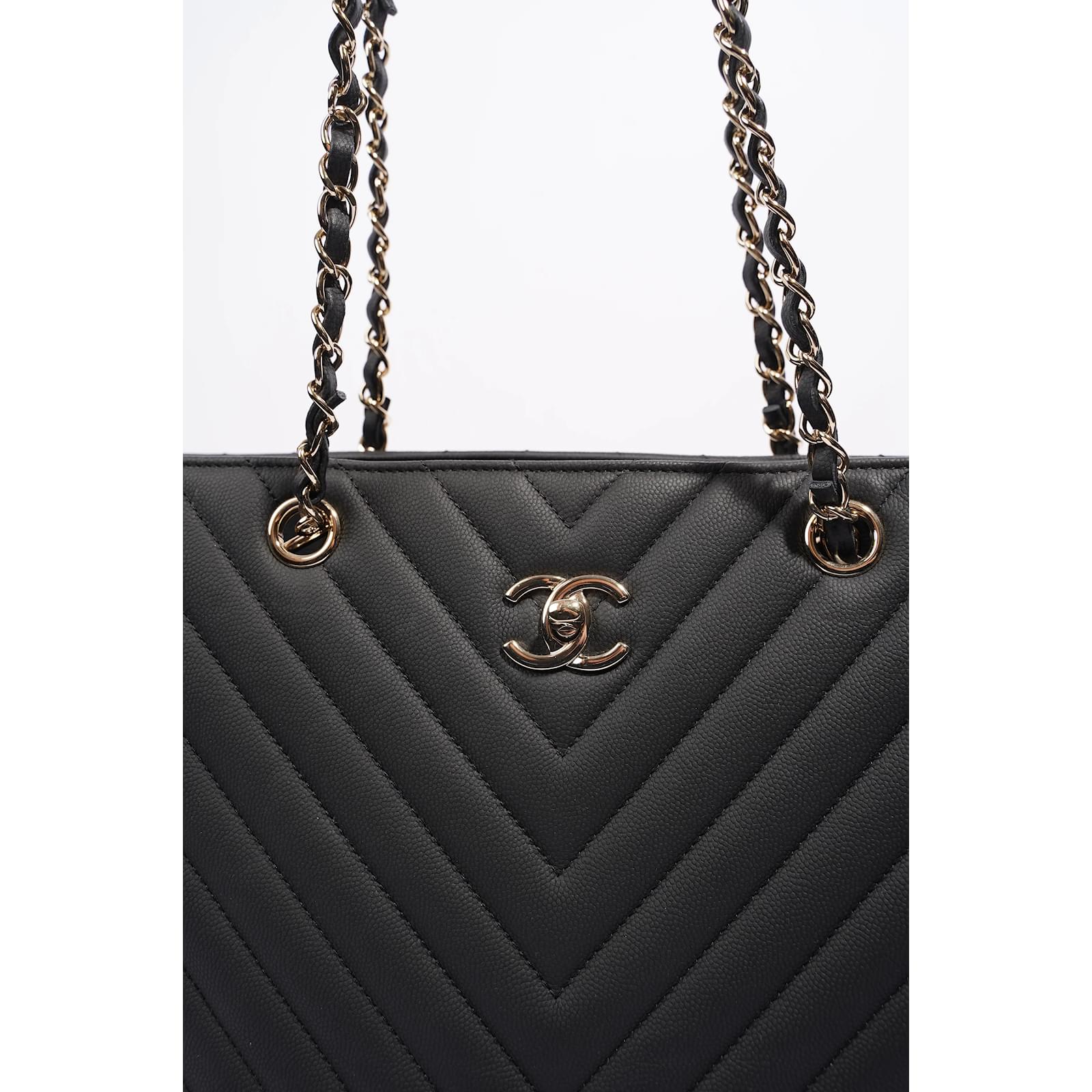 Handbags Chanel Chanel Womens Lambskin Classic Chevron Timeless Tote Black