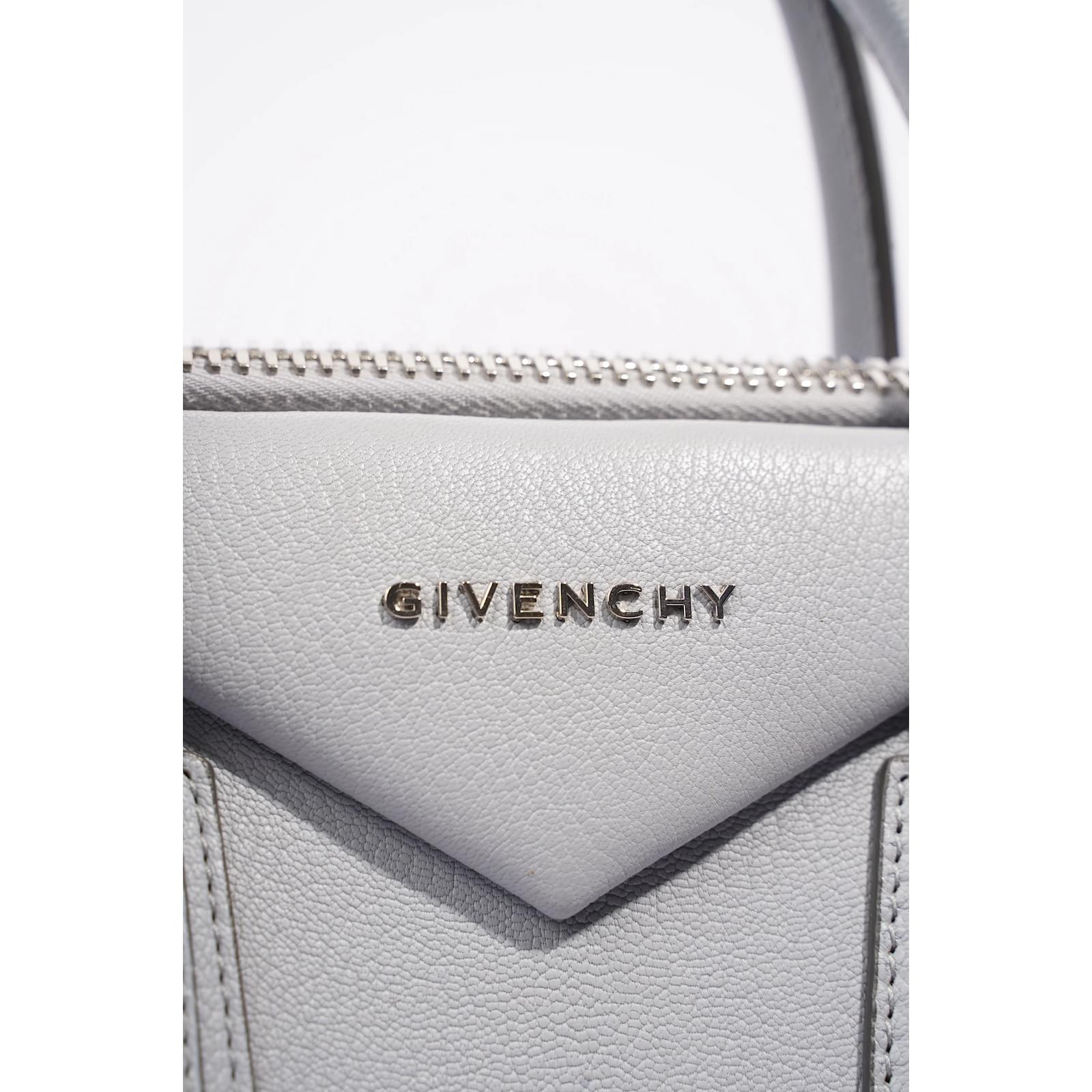 Givenchy Womens Antigona Baby Blue Medium Leather ref.1006417 - Joli Closet