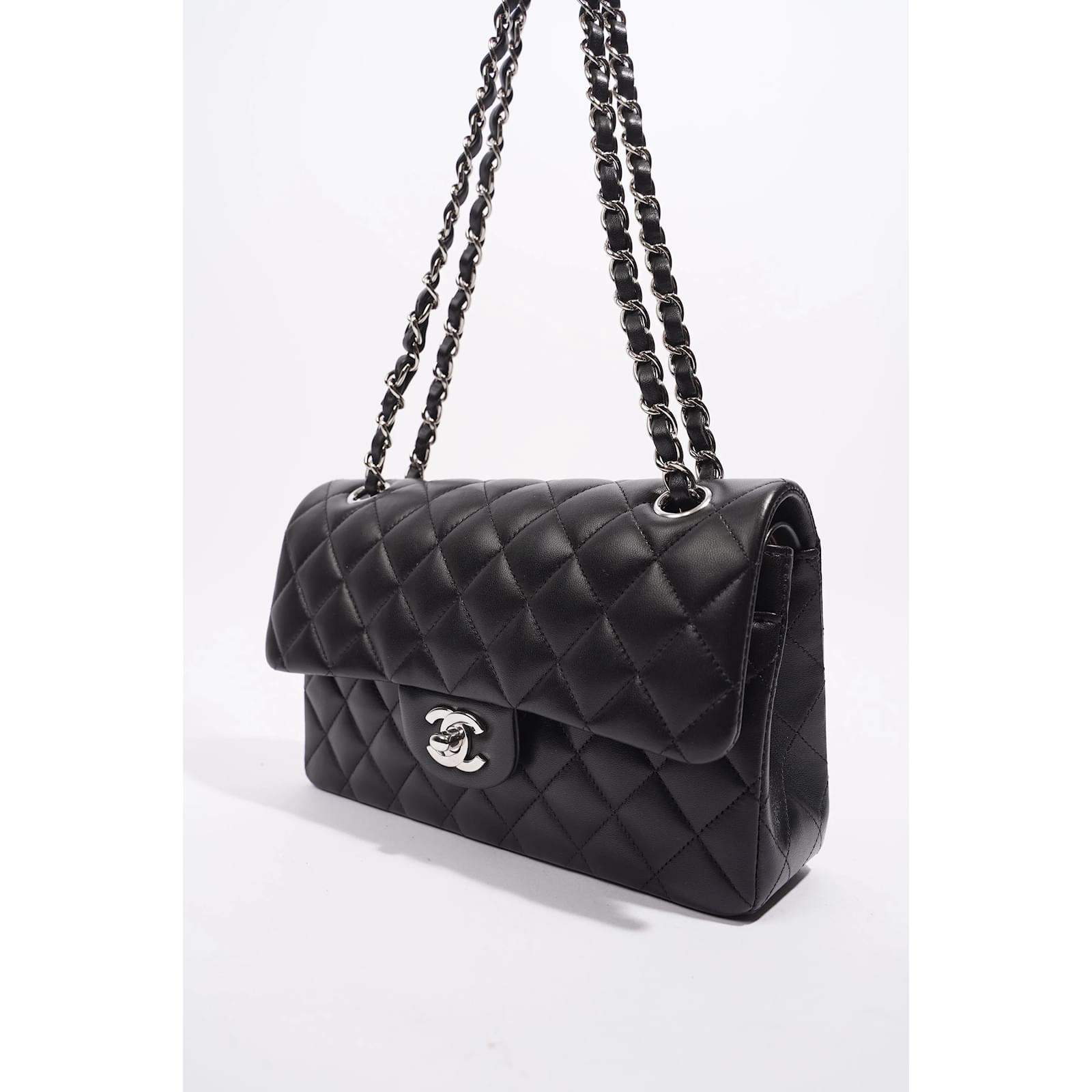 Chanel Lambskin Classic Double Flap Black Leather Small ref.1006567 - Joli  Closet