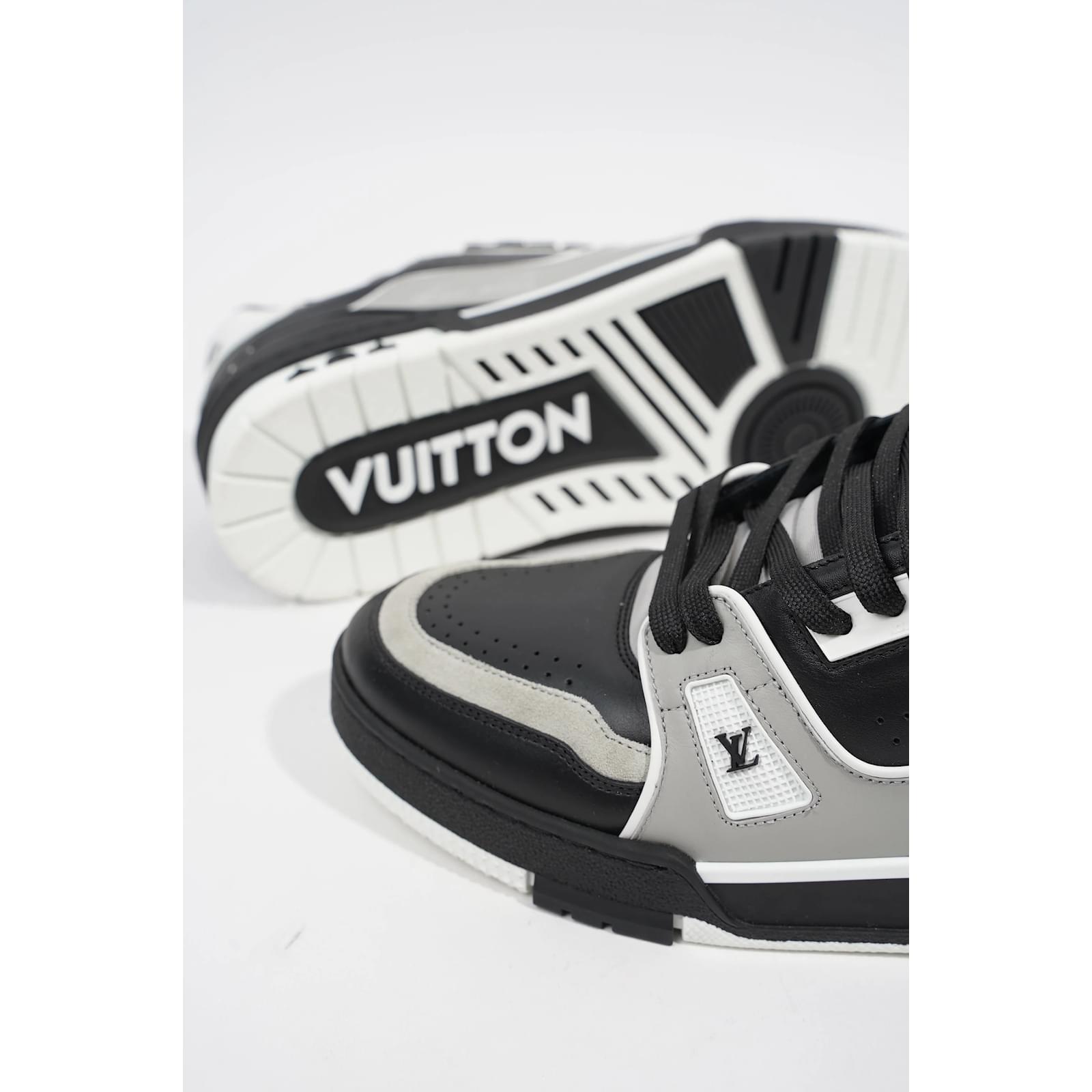 Louis Vuitton Mens Virgil Abloh Sneaker EU 41 / UK 7 Black Leather  ref.1006576 - Joli Closet