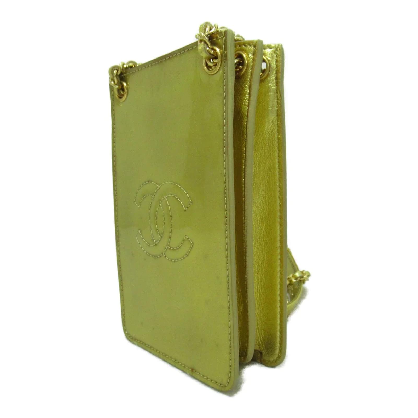 Chanel CC Patent Leather Crossbody Phone Holder Golden ref.1006760 - Joli  Closet
