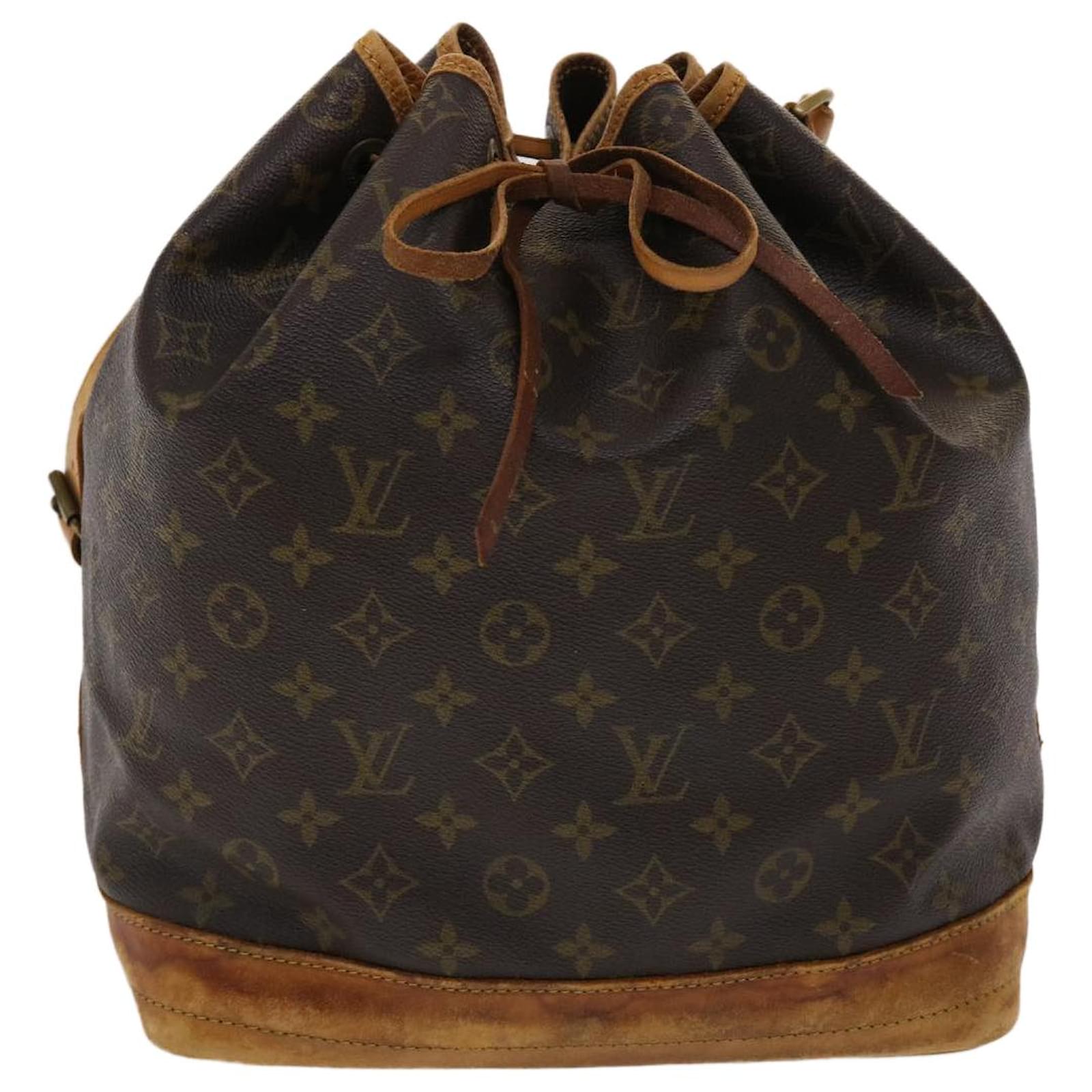 Louis Vuitton Vintage LOUIS VUITTON Monogram Canvas NOE Shoulder