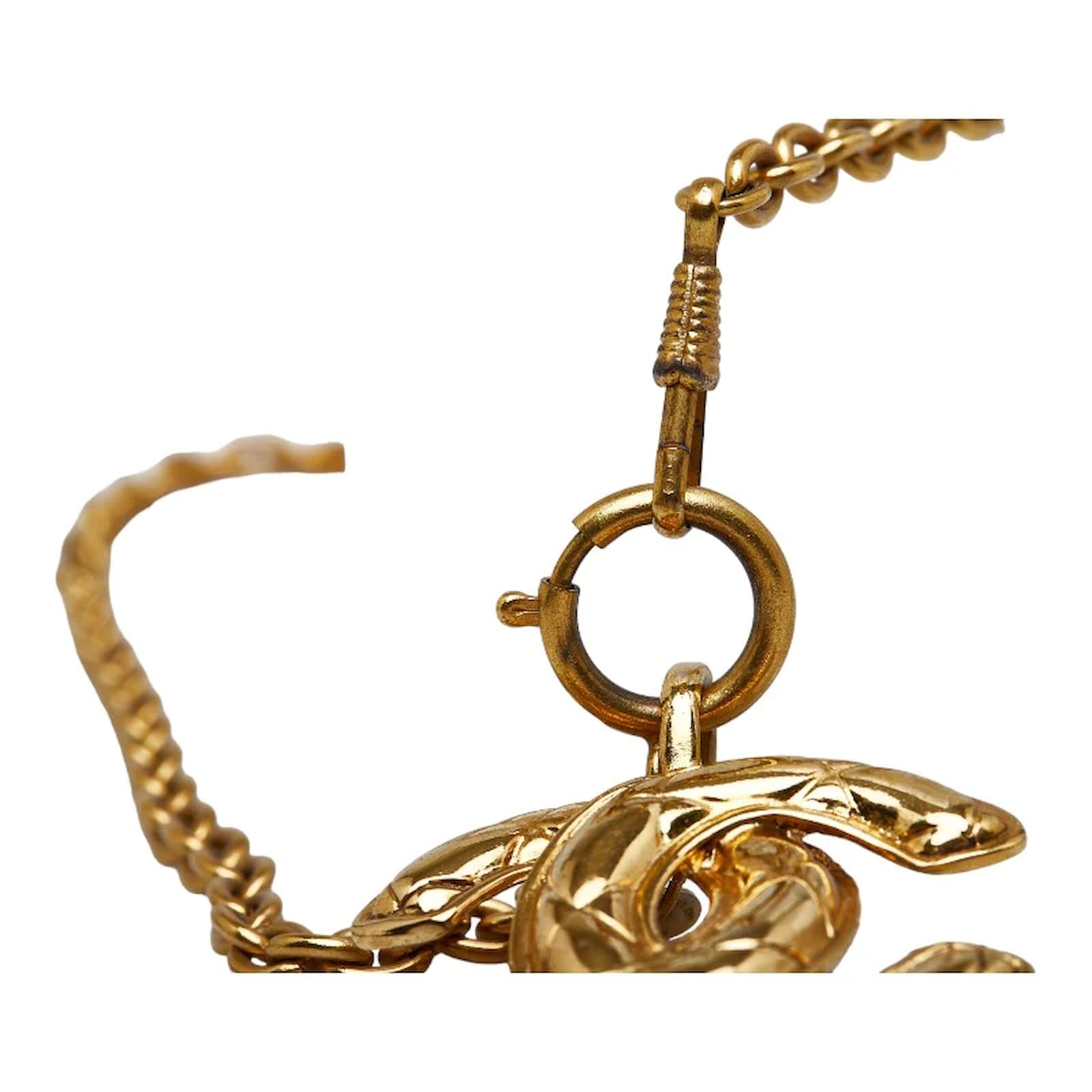 Chanel CC logo pendant necklace Golden Metal ref.972716 - Joli Closet