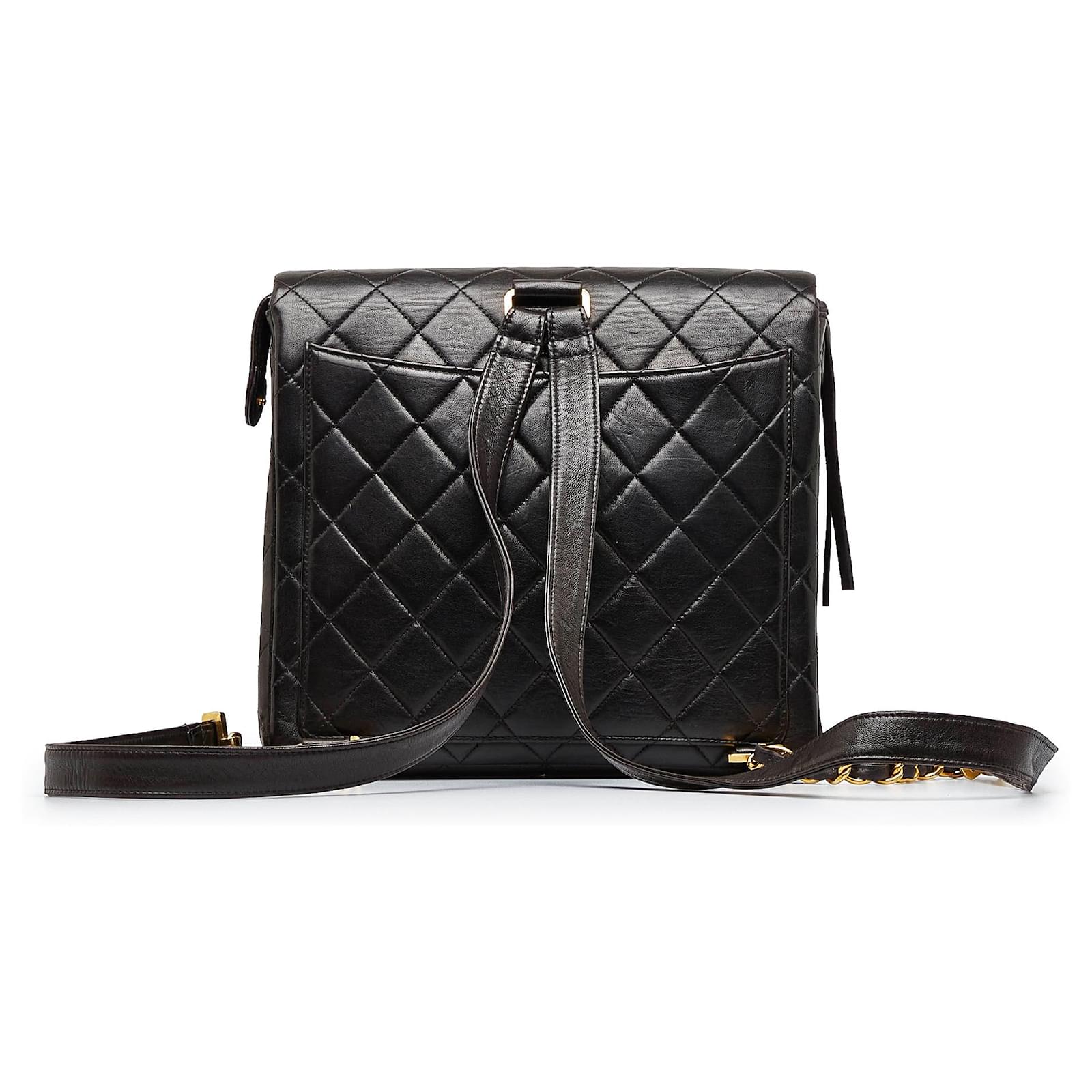 Chanel Black CC Backpack Leather ref.975652 - Joli Closet