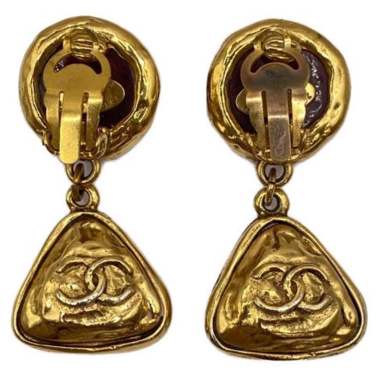 CHANEL Gripore Triangle Coco Mark Earrings Red Golden ref.976187