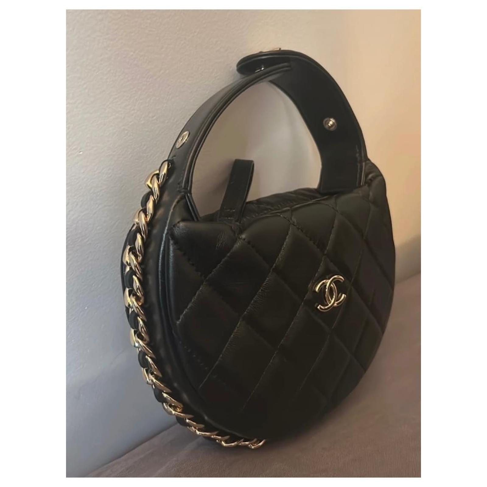 Chanel micro Hoop Loop bag Black Leather ref.979970 - Joli Closet