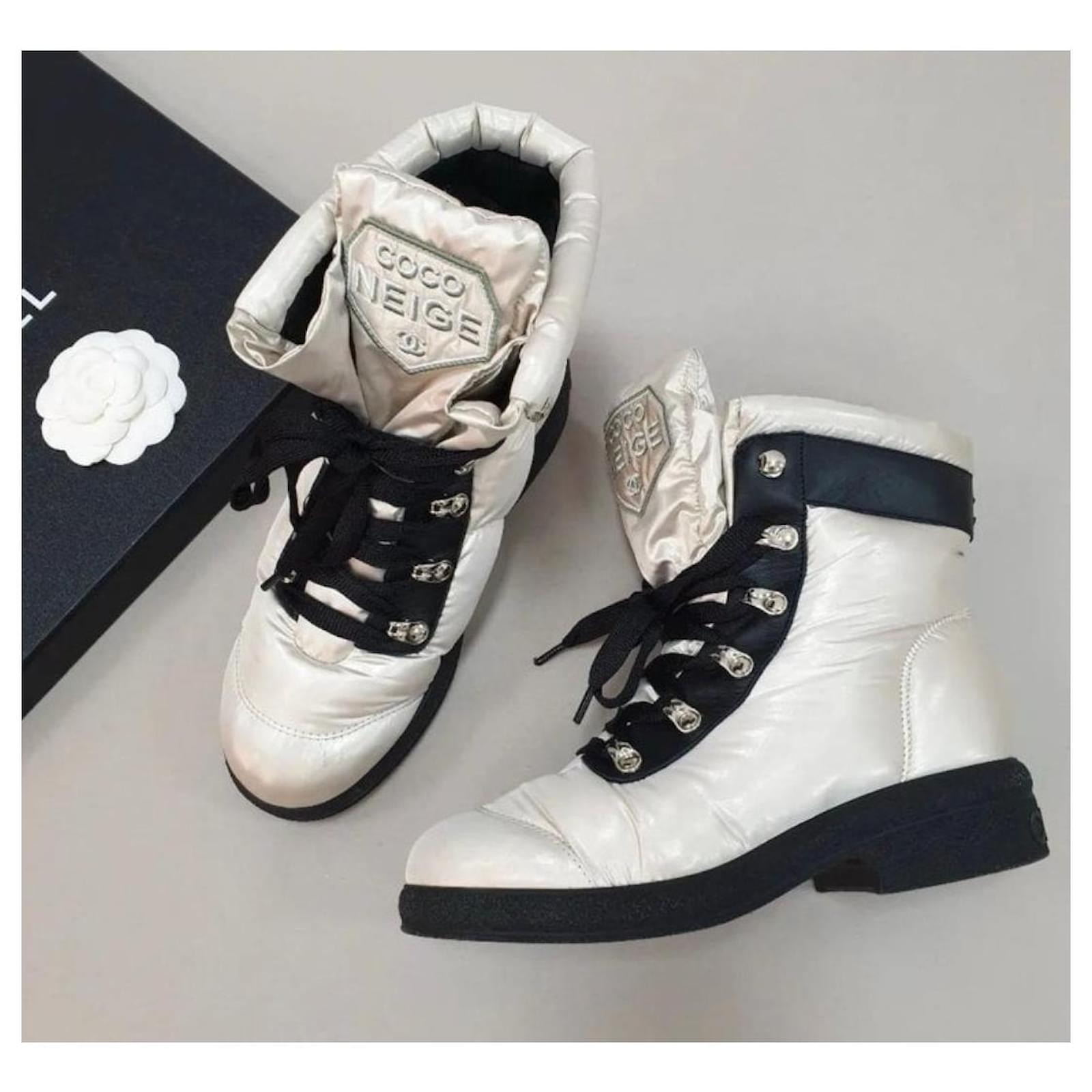 Chanel 18B Nylon Leather Lace Up Coco Neige Winter Boots Beige ref.980800 -  Joli Closet