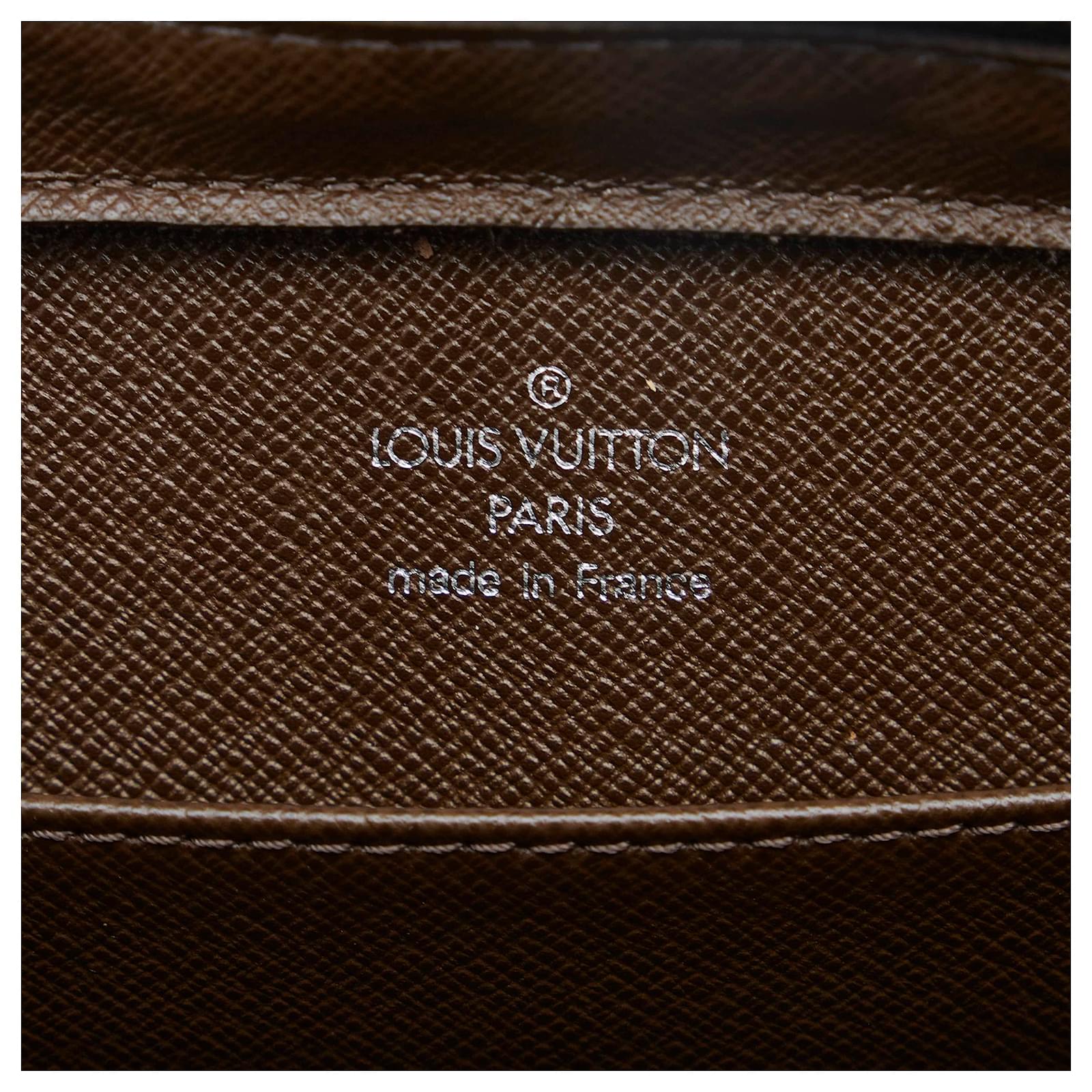 Louis Vuitton Brown Taiga Pochette Baikal Dark brown Leather ref.981079 -  Joli Closet