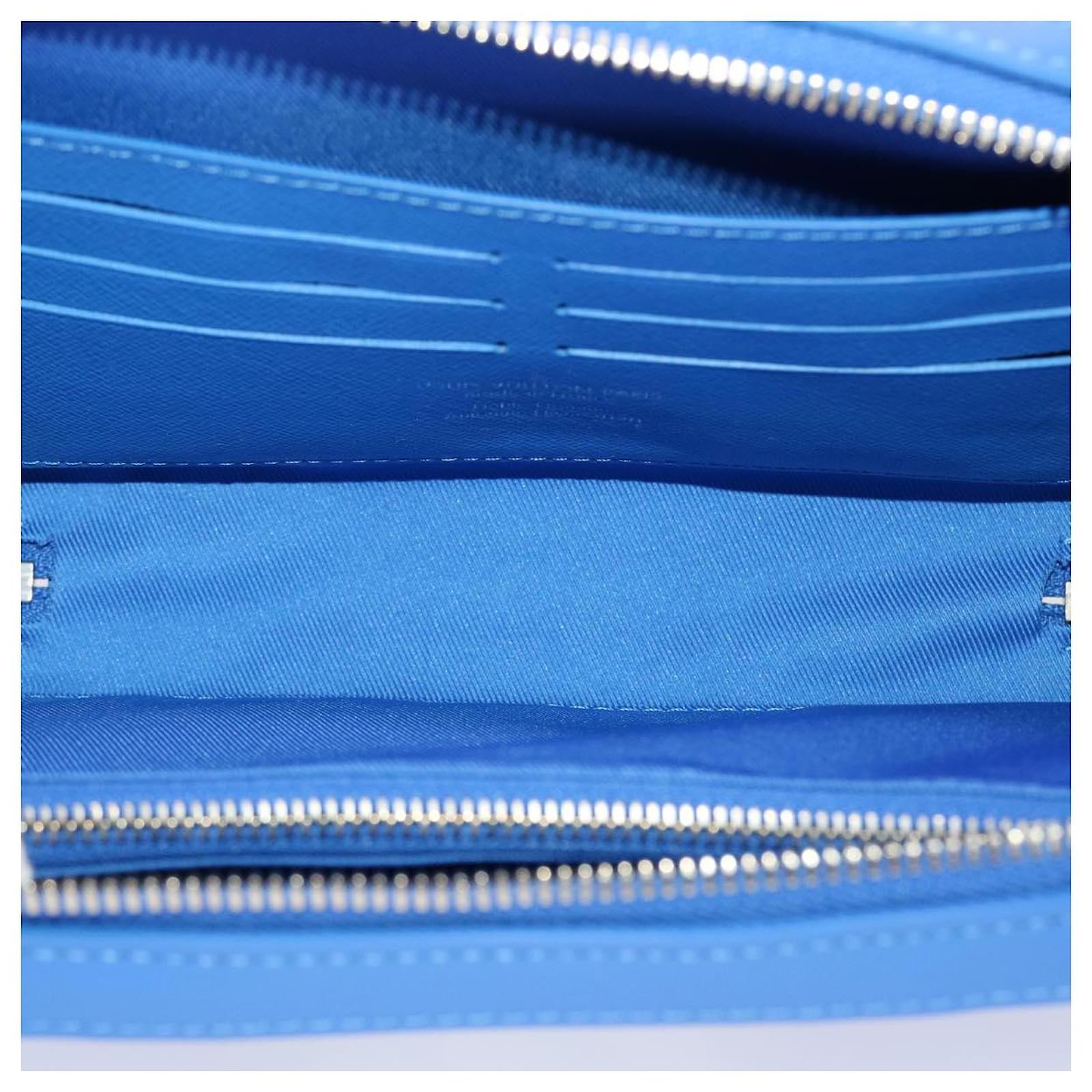 LOUIS VUITTON Monogram Clouds Soft Trunk Wallet Shoulder Bag M45432 auth  47398a White Light blue ref.982500 - Joli Closet