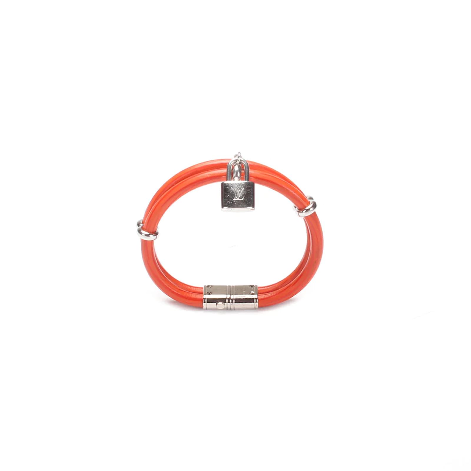 Louis Vuitton Pulsera con dije de candado Keep It Twice Naranja Cuero  Becerro ref.984475 - Joli Closet