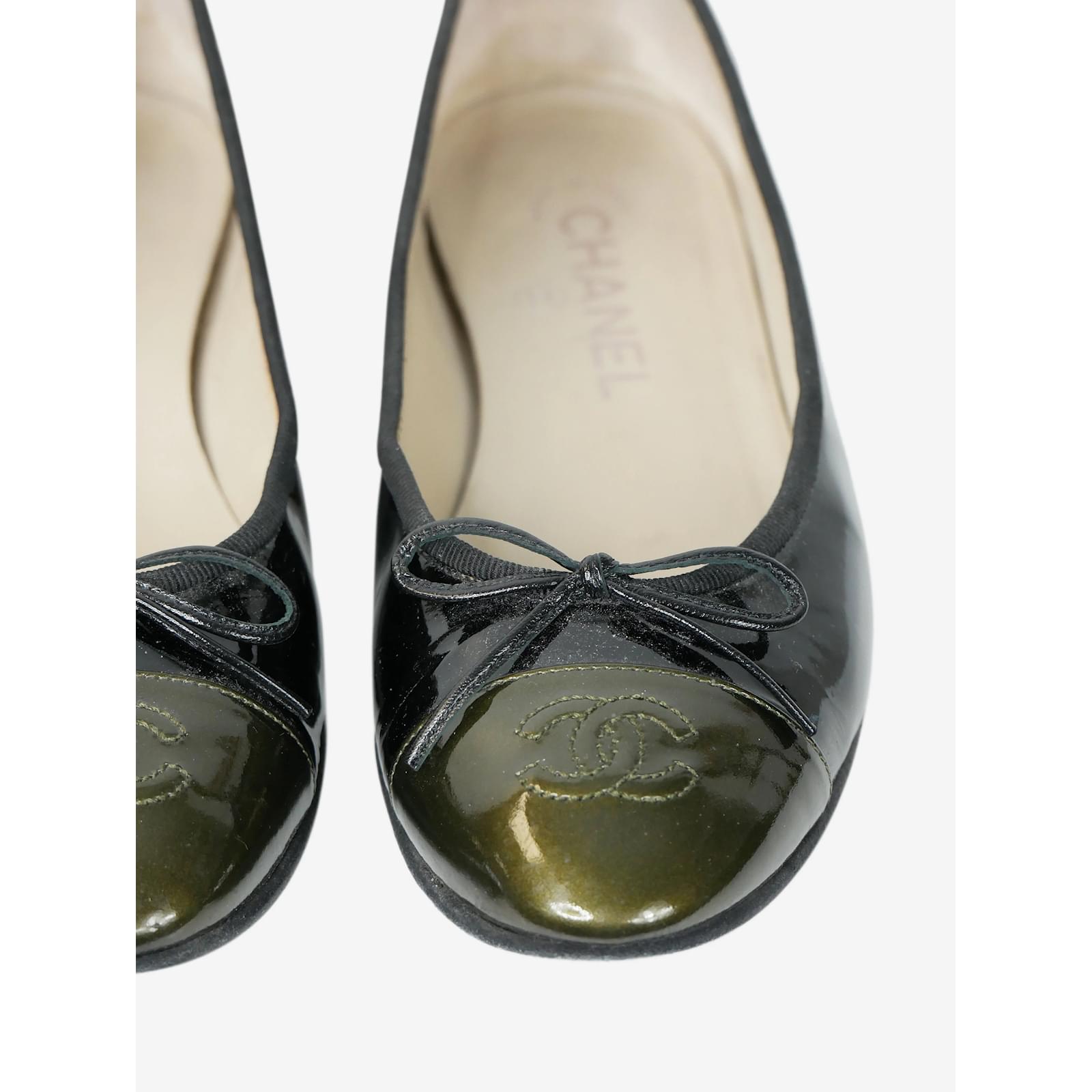 Chanel Grey Leather CC Cap Toe Bow Ballet Flats Size 38.5 Chanel