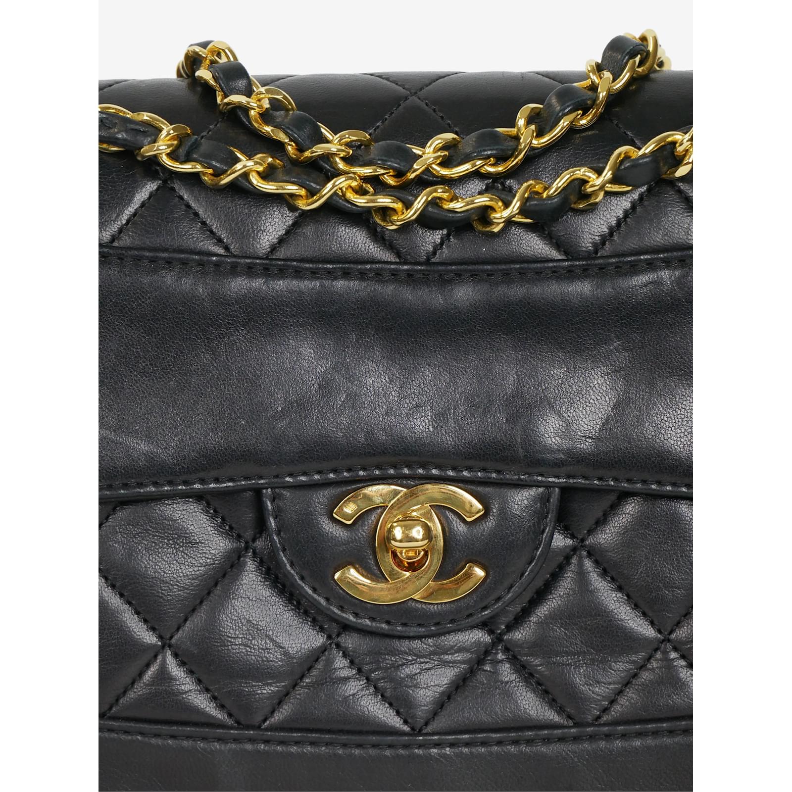 Chanel Black lambskin vintage 1989-1991 gold hardware single flap