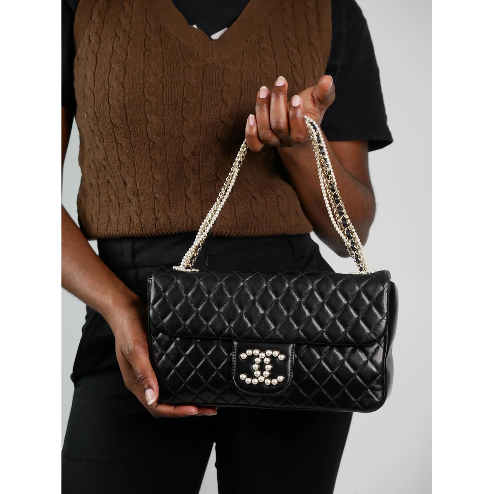 Chanel Black 2012-2013 quilted shoulder bag with pearl detail ref