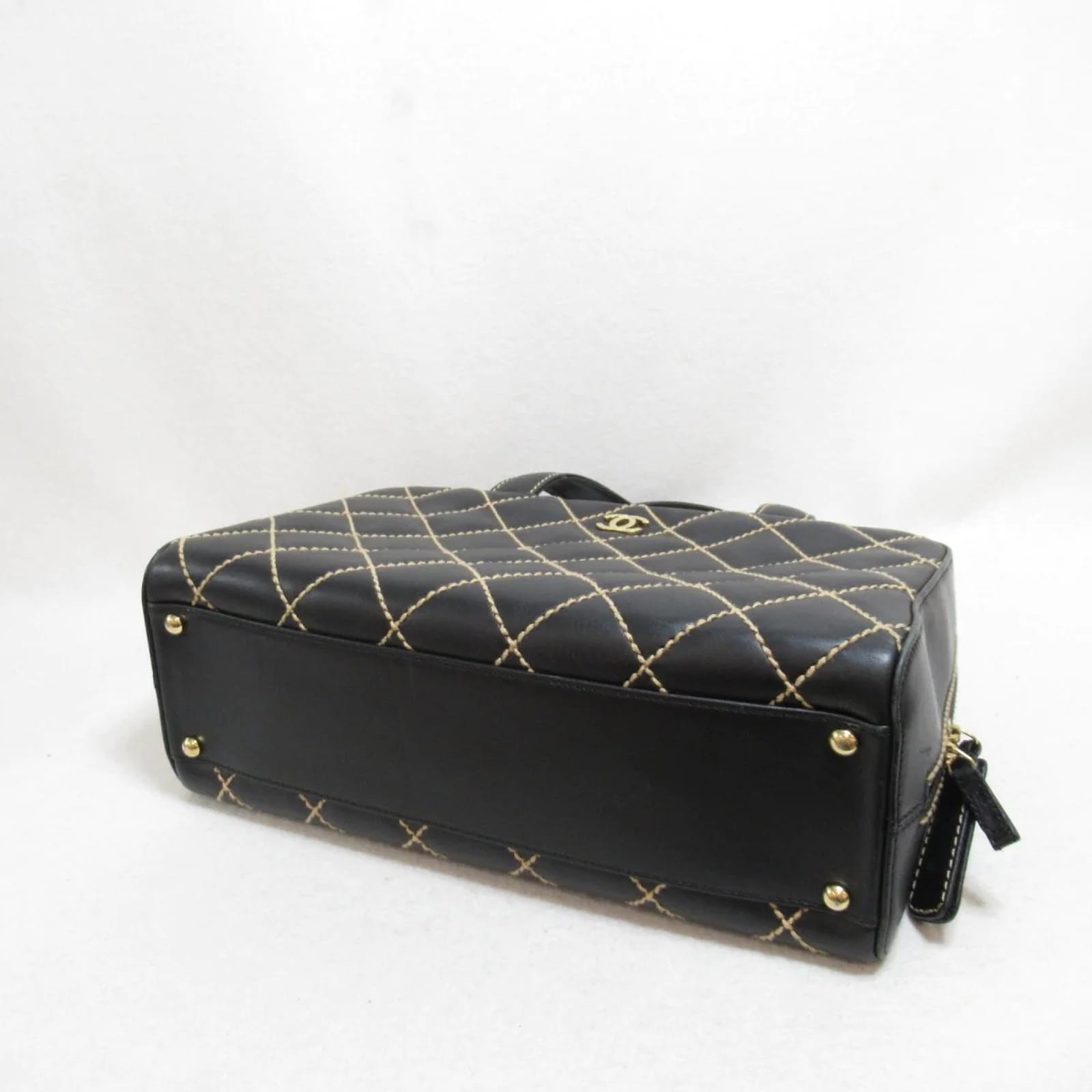 Chanel CC Wild Stitch Handbag A14692 Black Leather Pony-style calfskin  ref.989110 - Joli Closet