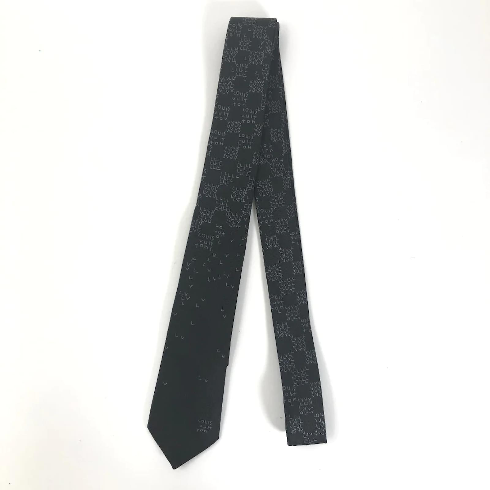 LOUIS VUITTON Damier Graphite Etui 5 Cravat Necktie Case N41136 LV