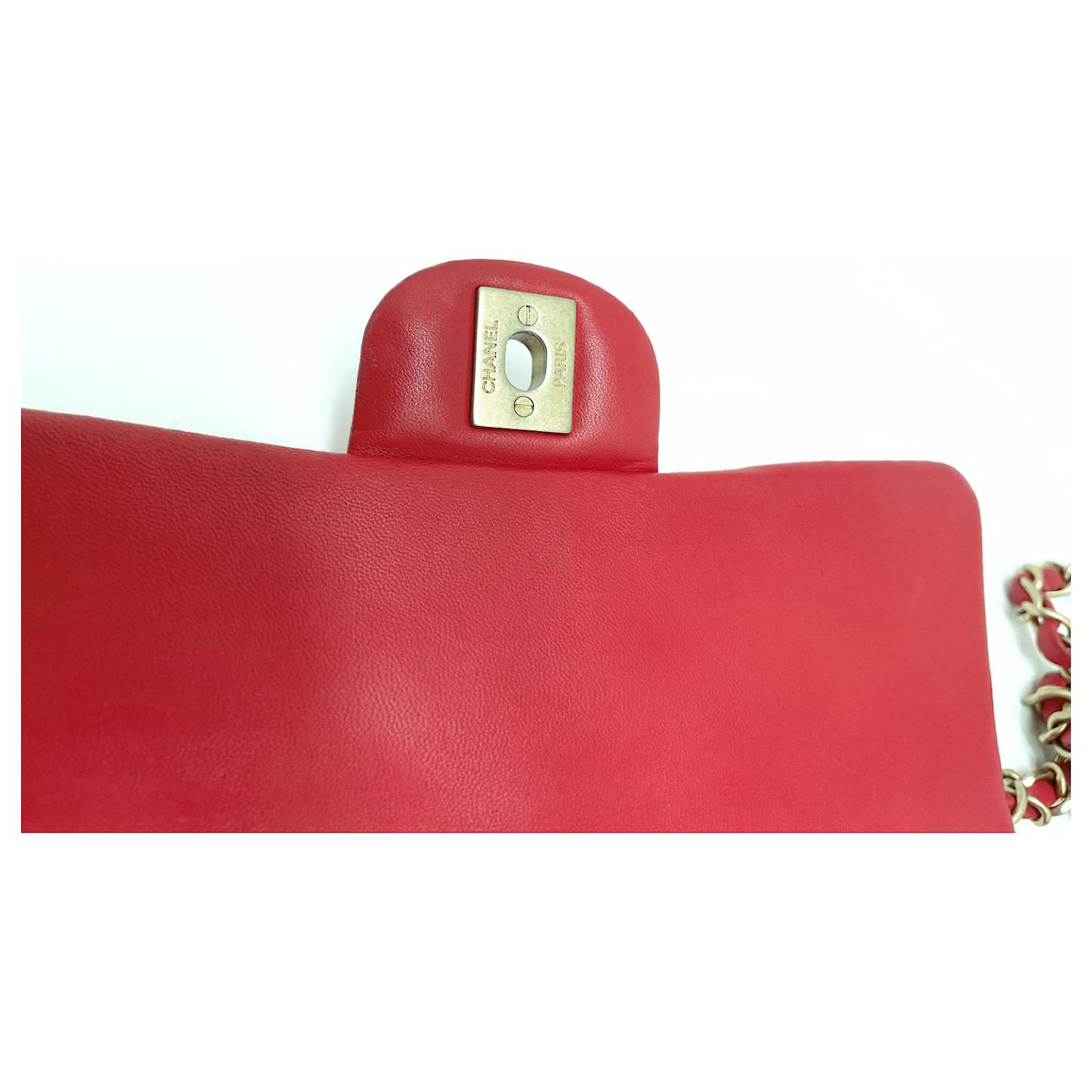 Timeless Chanel Handbags Red Lambskin ref.990697 - Joli Closet