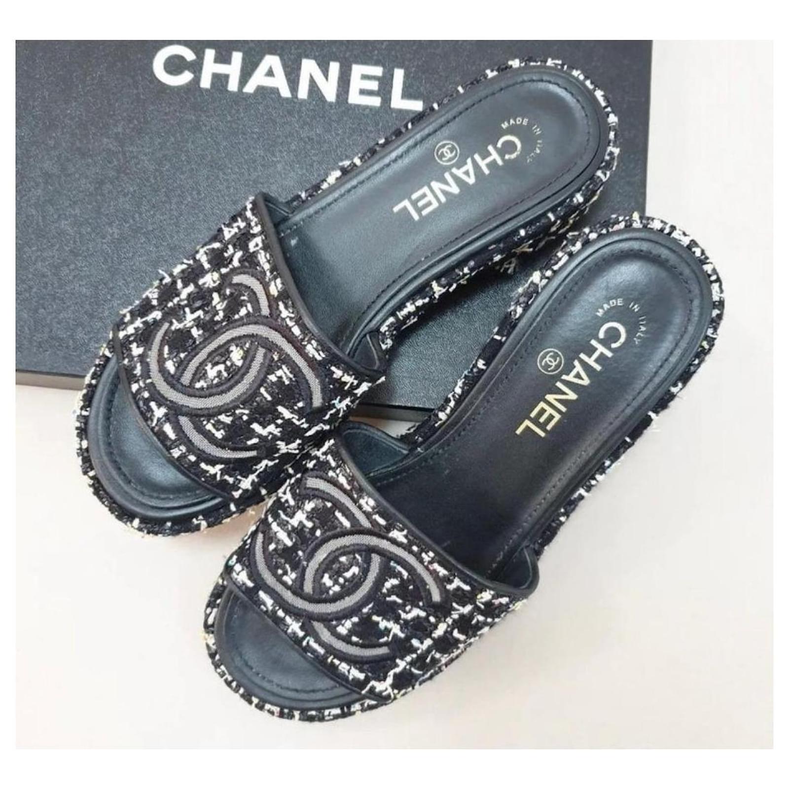 Chanel CC Mesh Tweed Slide Mules Multiple colors ref.996259 - Joli Closet
