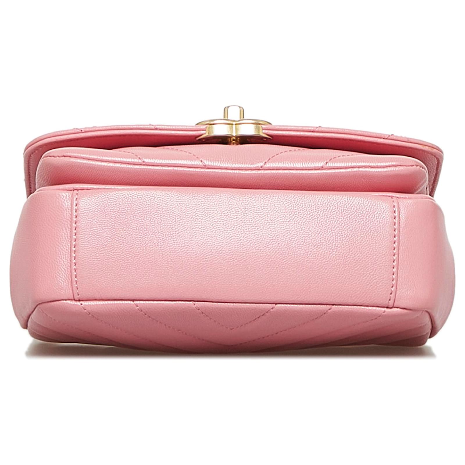 Chanel Pink Reversed Chevron Round Flap Leather ref.996406 - Joli Closet