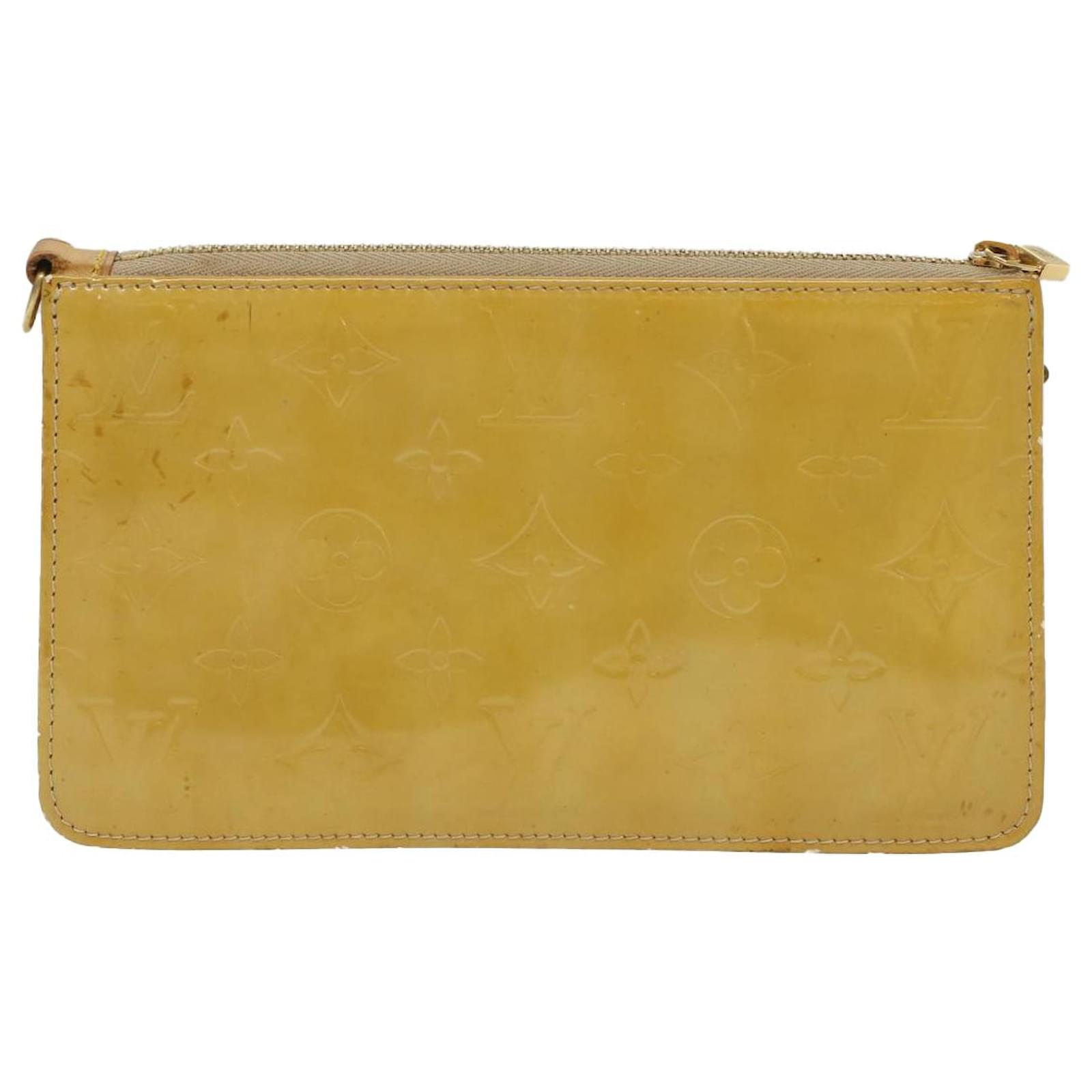 Louis Vuitton Lexington Beige Patent Leather Clutch Bag (Pre-Owned)