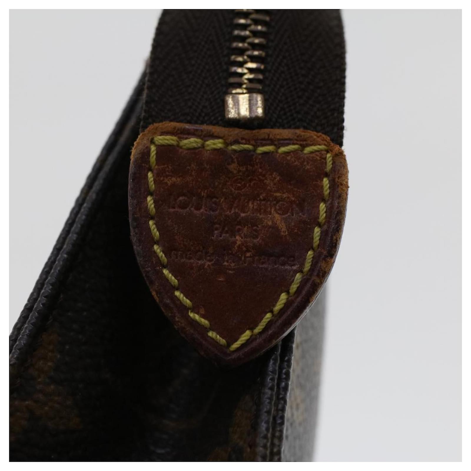 At Auction: Louis Vuitton, Louis Vuitton Damier Ebene Pouch Wristlet  Pochette Clutch Bag - Good Condition