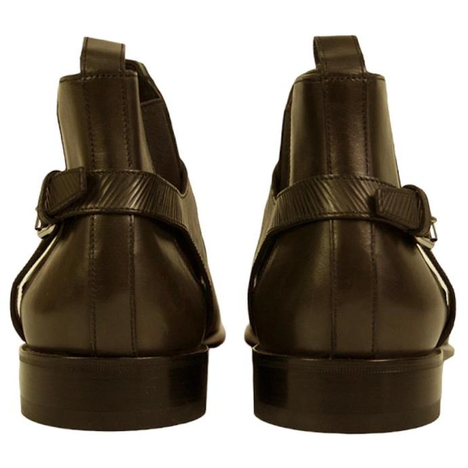 Louis Vuitton Black Leather Greenwich Chelsea Ankle Boots Buckle Strap Epi  UK 8 ref.999288 - Joli Closet