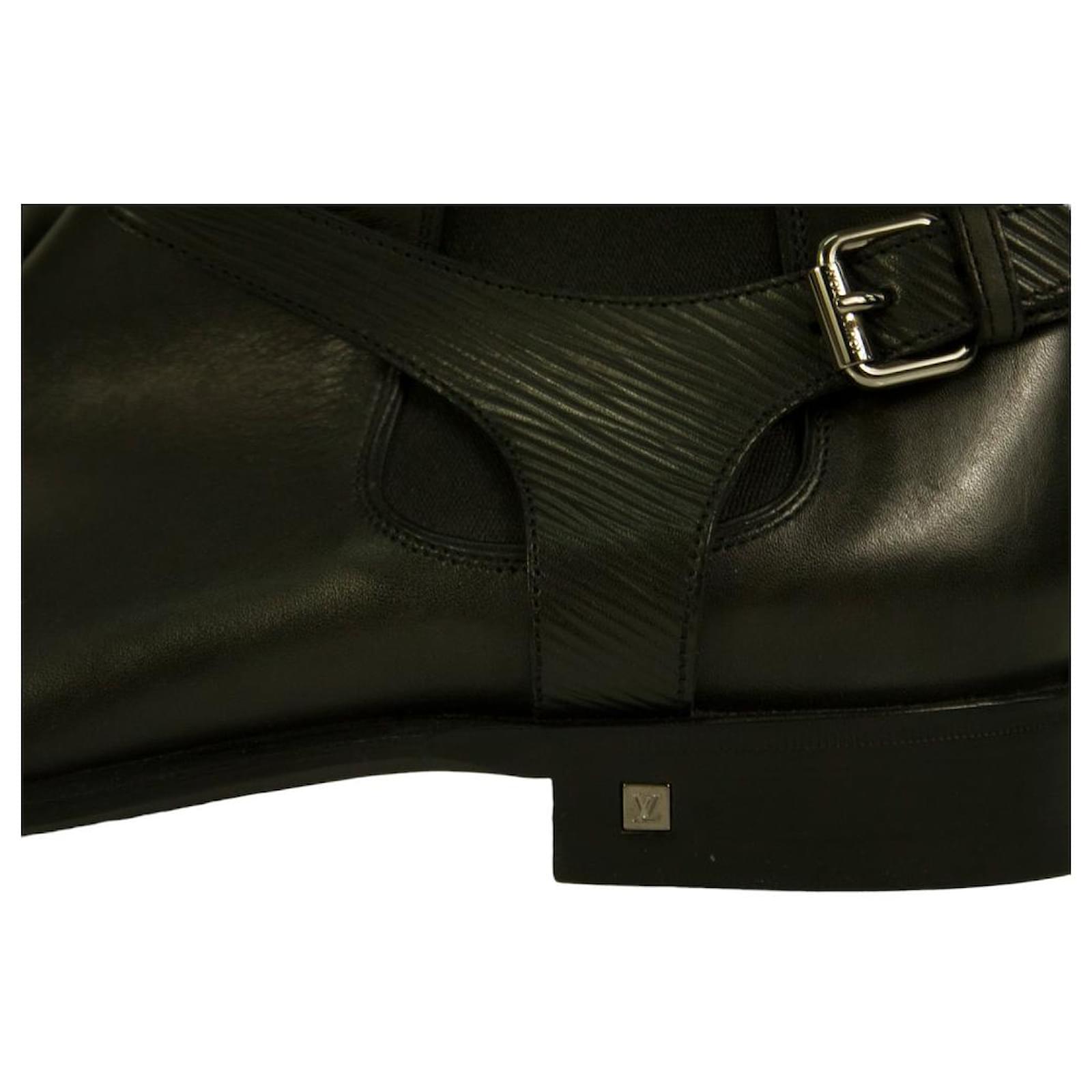 Louis Vuitton Black Leather Greenwich Chelsea Ankle Boots Buckle Strap Epi  UK 8 ref.999288 - Joli Closet