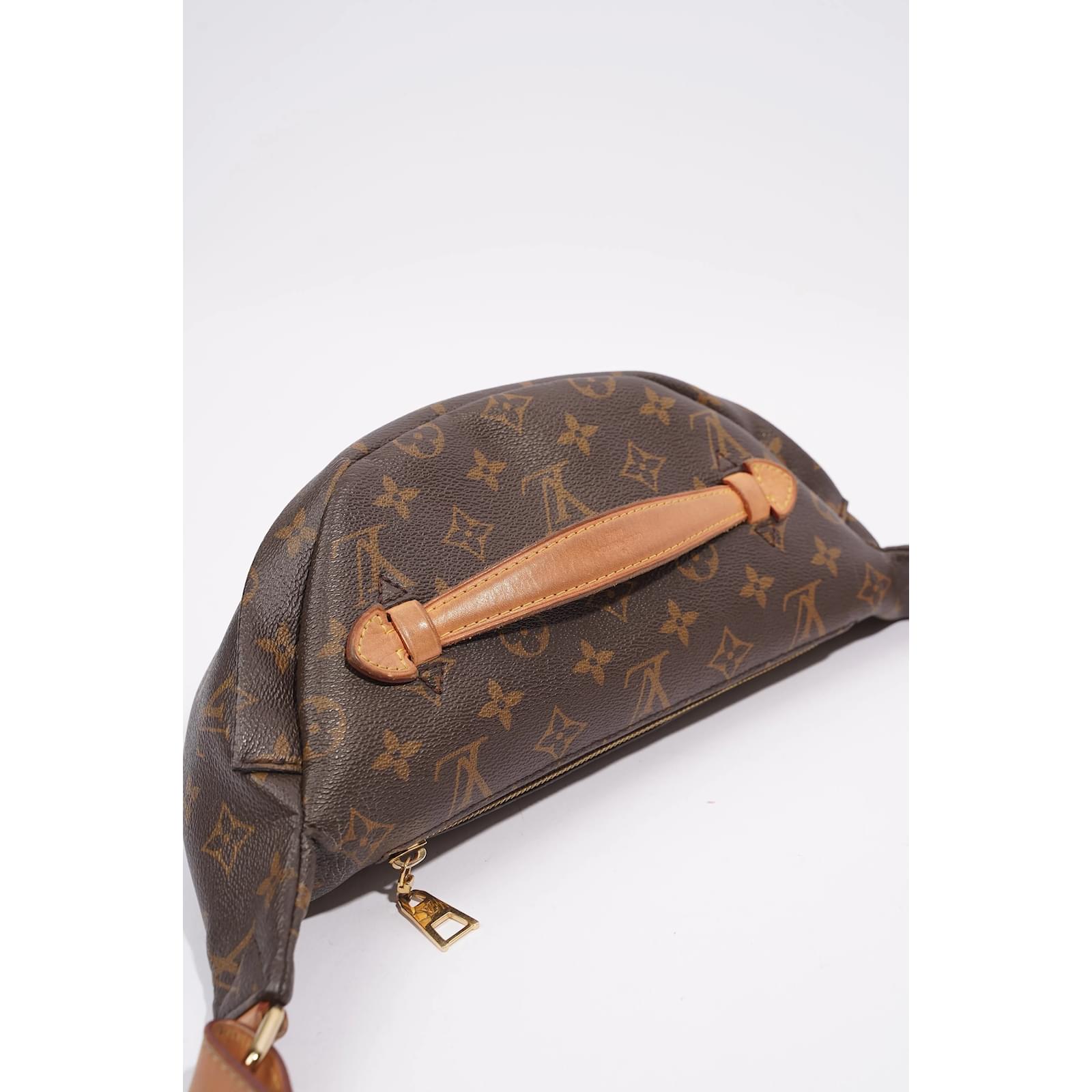 Louis Vuitton Bumbag Monogram Canvas Brown Cloth ref.1008092 - Joli Closet