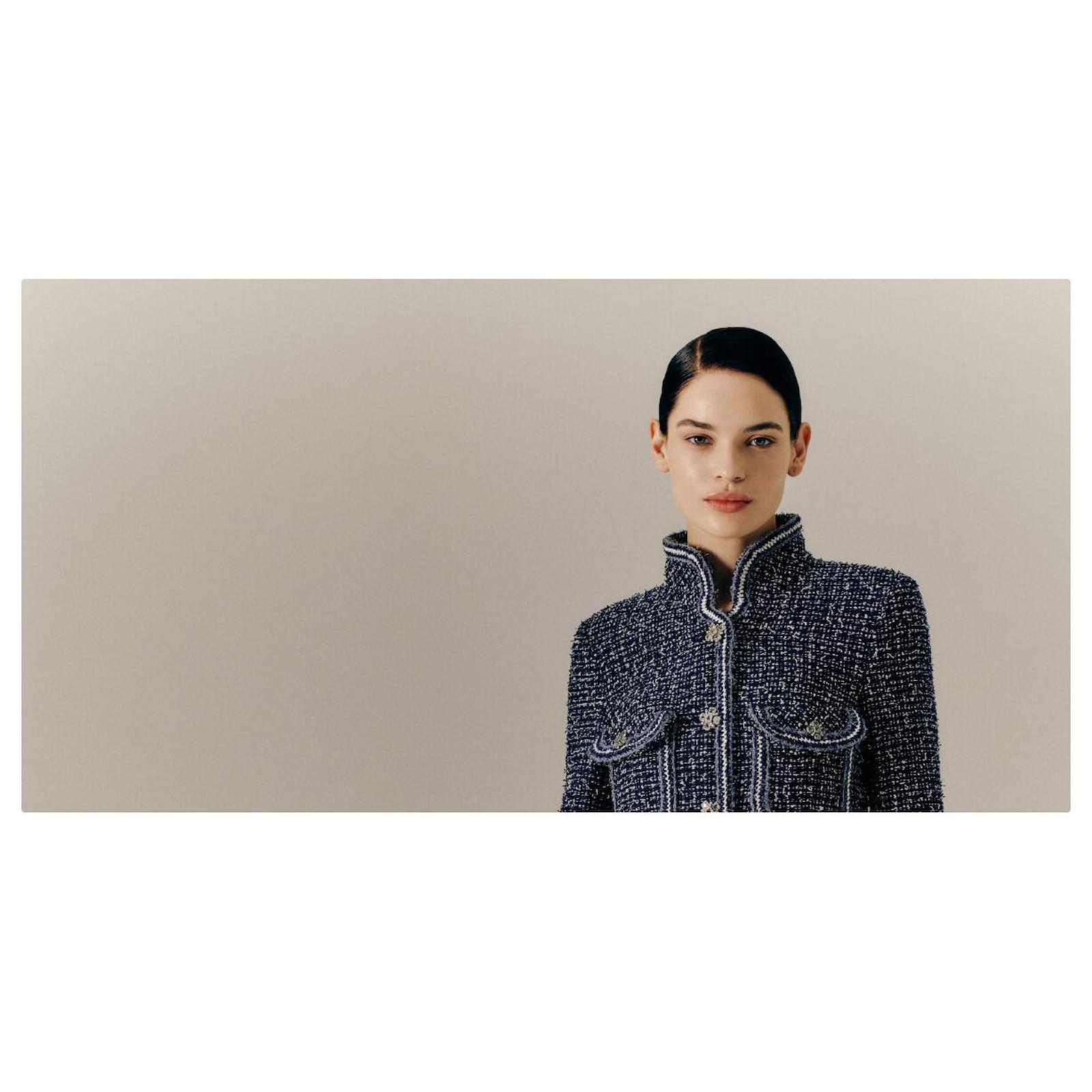 Chanel 9K$ Chiara Ferragni CC Logo Buttons Tweed Jacket Navy blue ref. 1009470 - Joli Closet