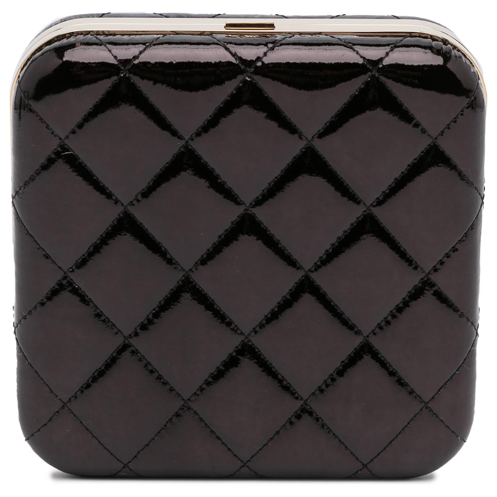 Chanel Black CC Clutch Bag Leather Patent leather ref.1009623 - Joli Closet