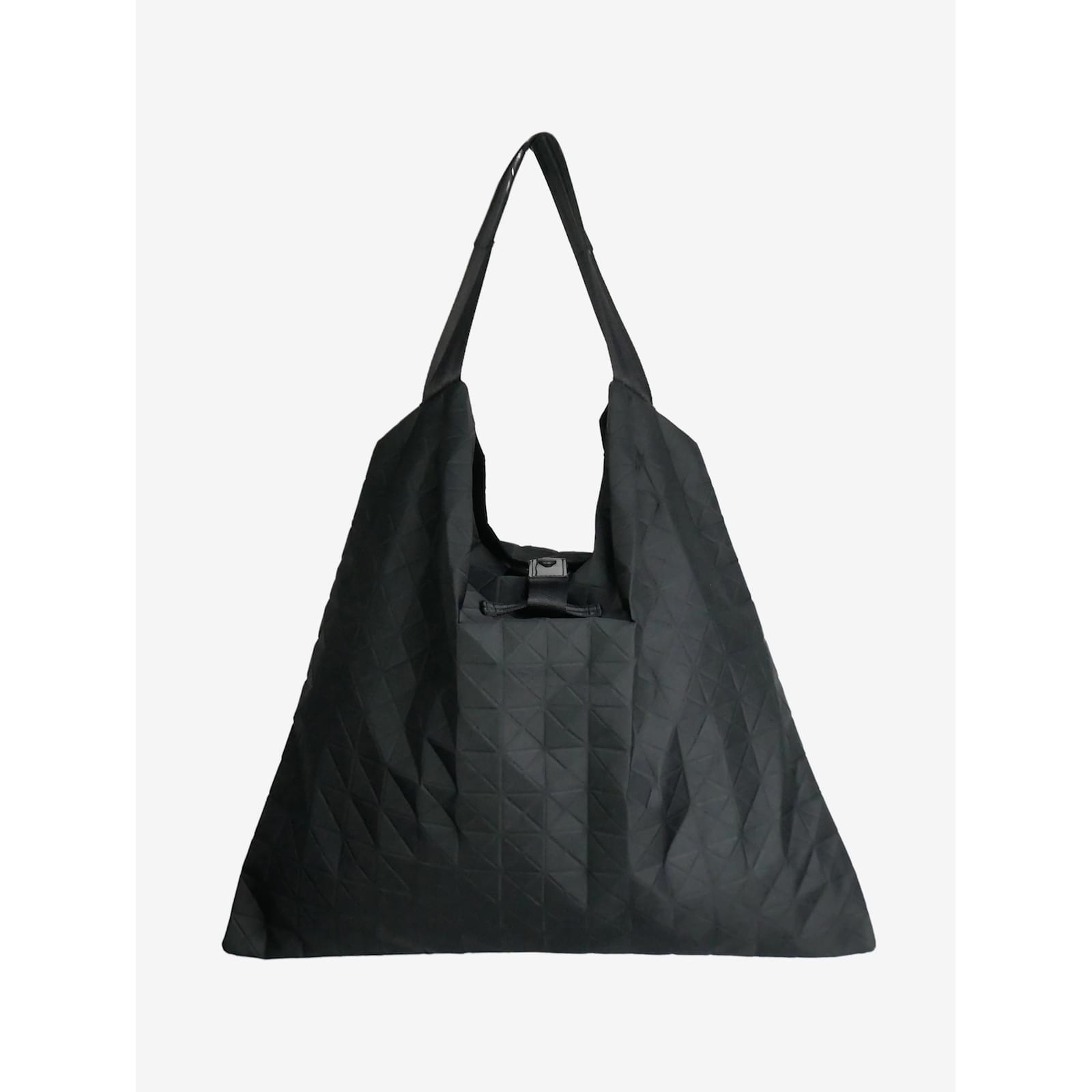 Pleats Please Issey Miyake fully-pleated Drawstring Tote Bag